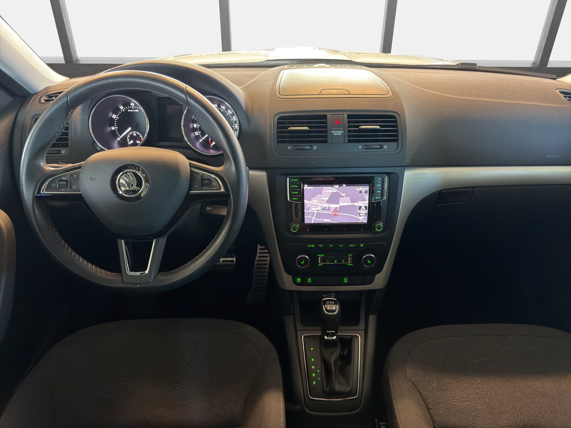 SKODA Yeti 1.4 TSI Outdoor Adventure 4x4 DSG*TOP ZUSTAND*NAVIGATION*AHK*-image-6