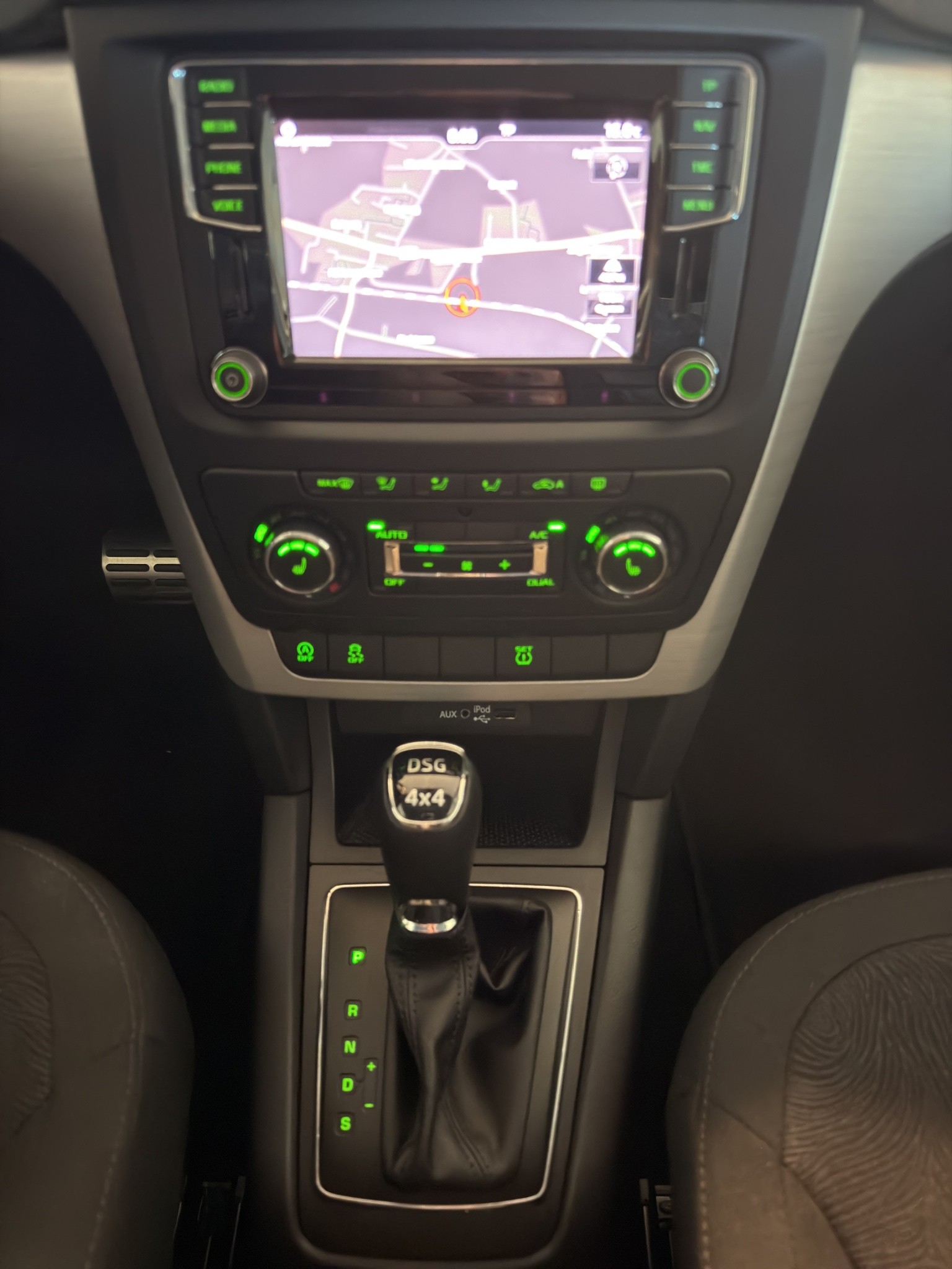 SKODA Yeti 1.4 TSI Outdoor Adventure 4x4 DSG*TOP ZUSTAND*NAVIGATION*AHK*-image-9
