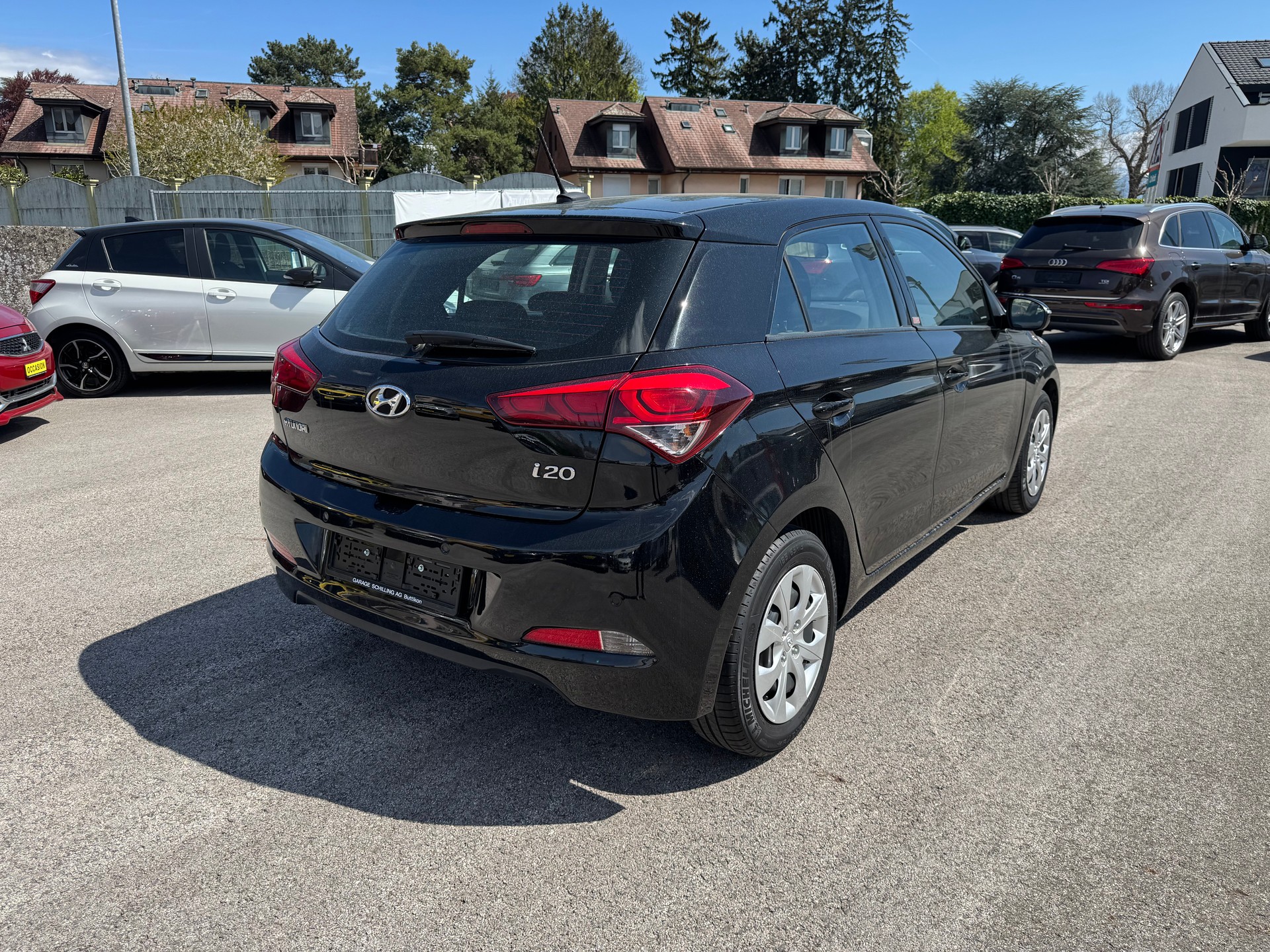 HYUNDAI i20 1.4 Amplia Automatic-image-3