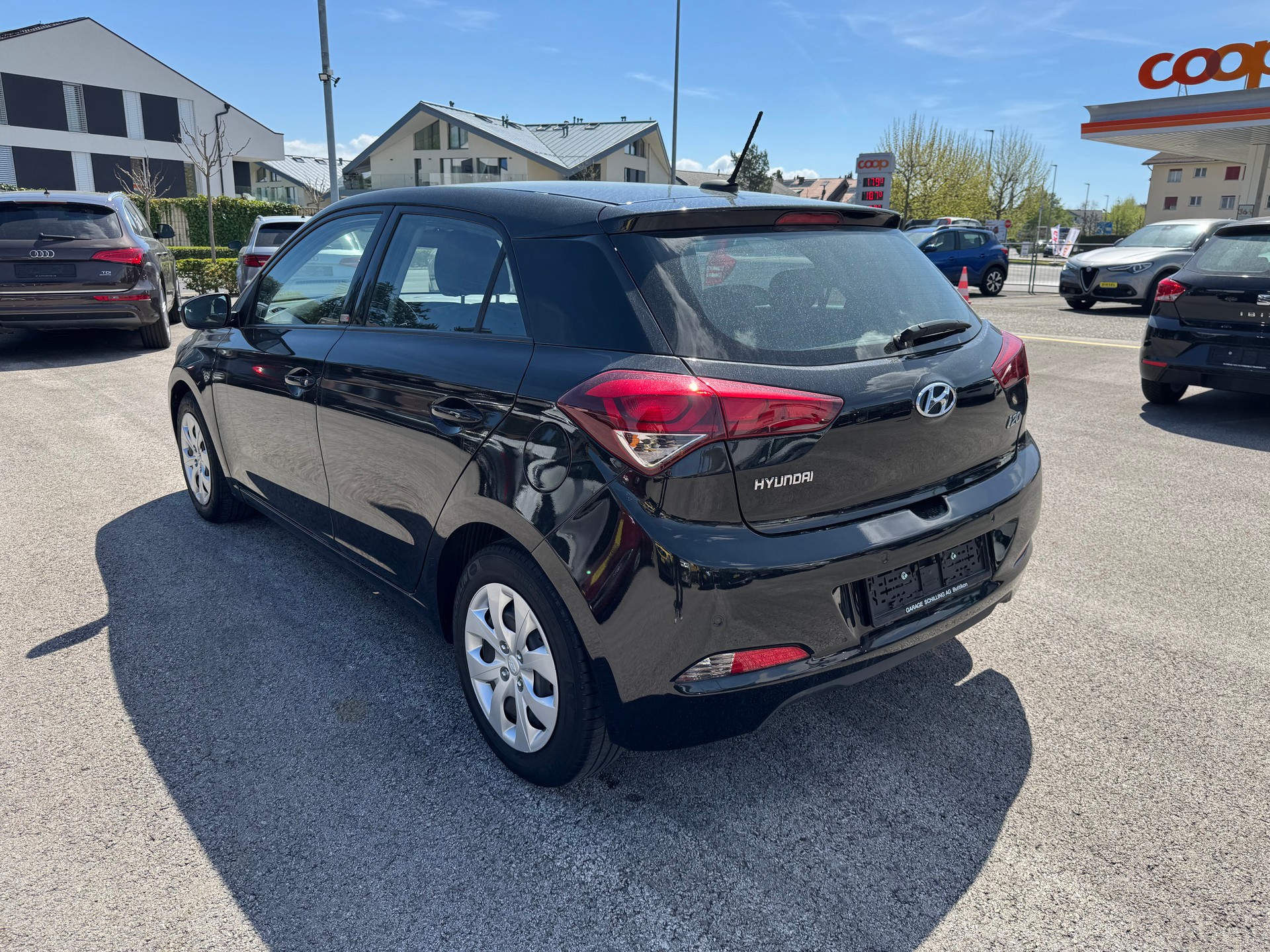 HYUNDAI i20 1.4 Amplia Automatic-image-5