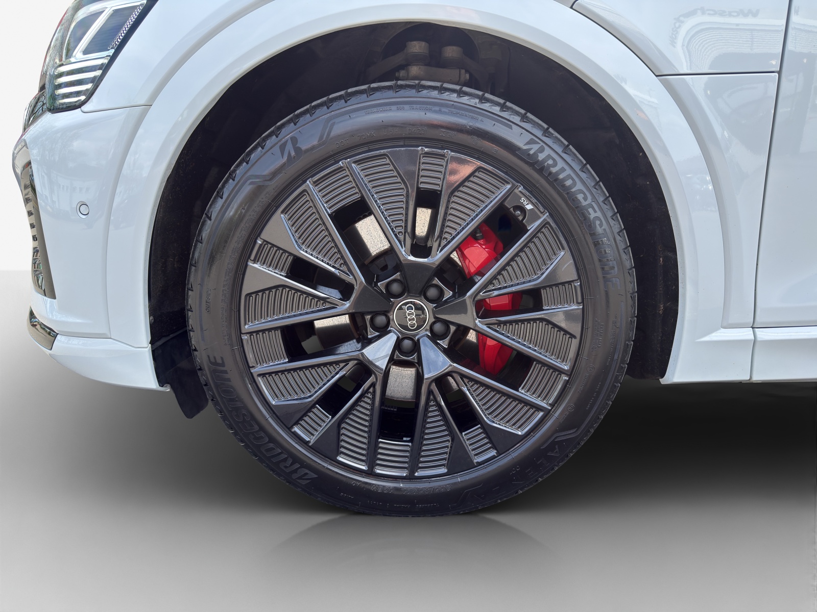 AUDI Q8 55 e-tron Black Edition quattro-image-14