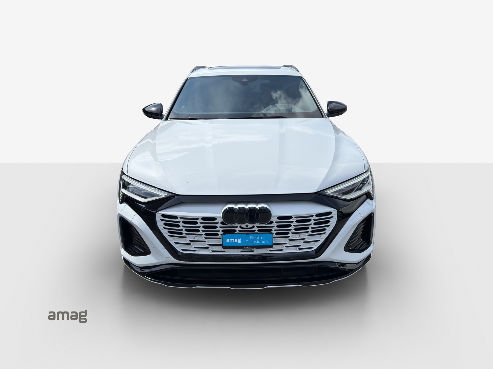 AUDI Q8 55 e-tron Black Edition quattro-image-7