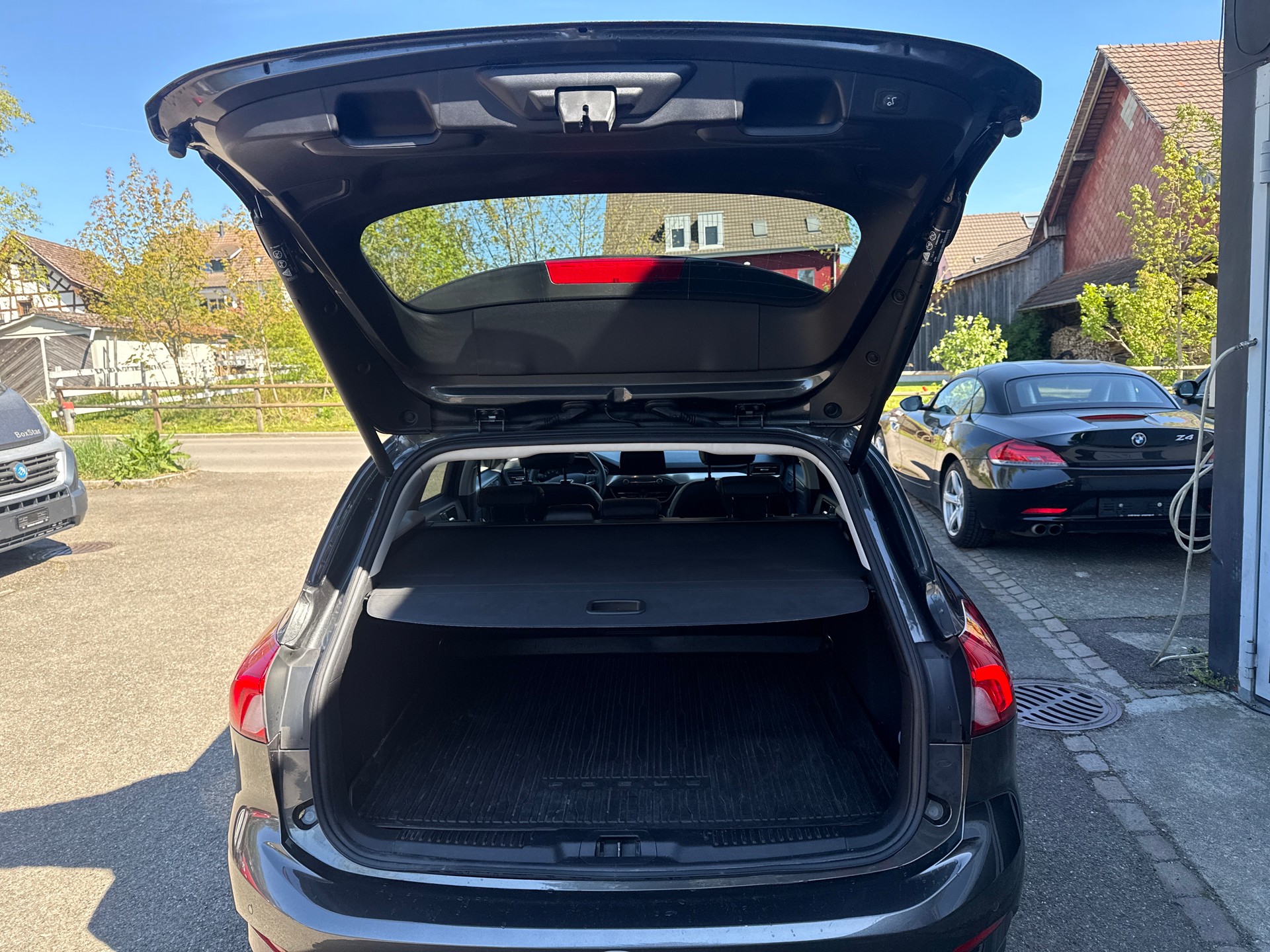 FORD Focus 1.0 SCTi Titanium Automatic-image-13