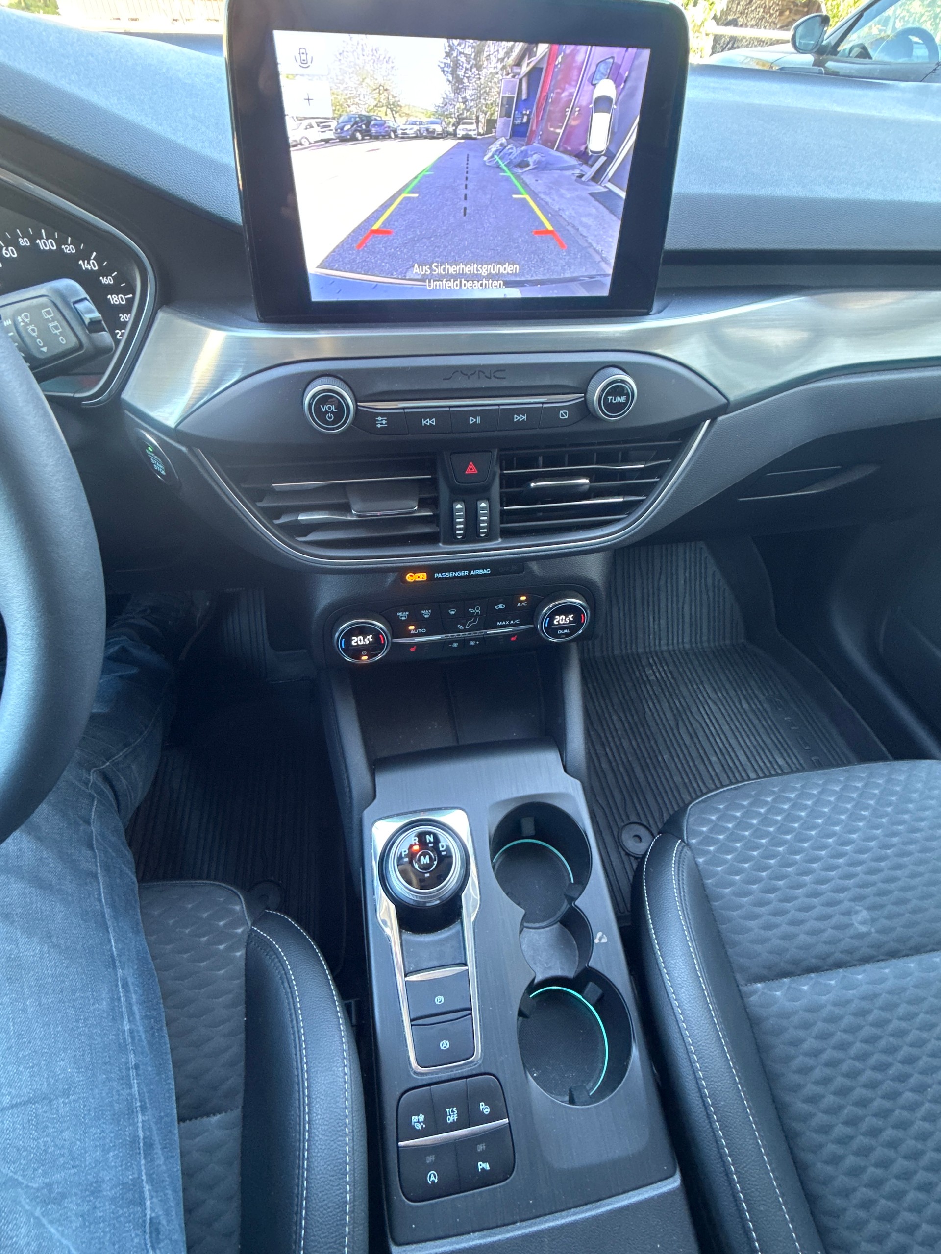 FORD Focus 1.0 SCTi Titanium Automatic-image-10
