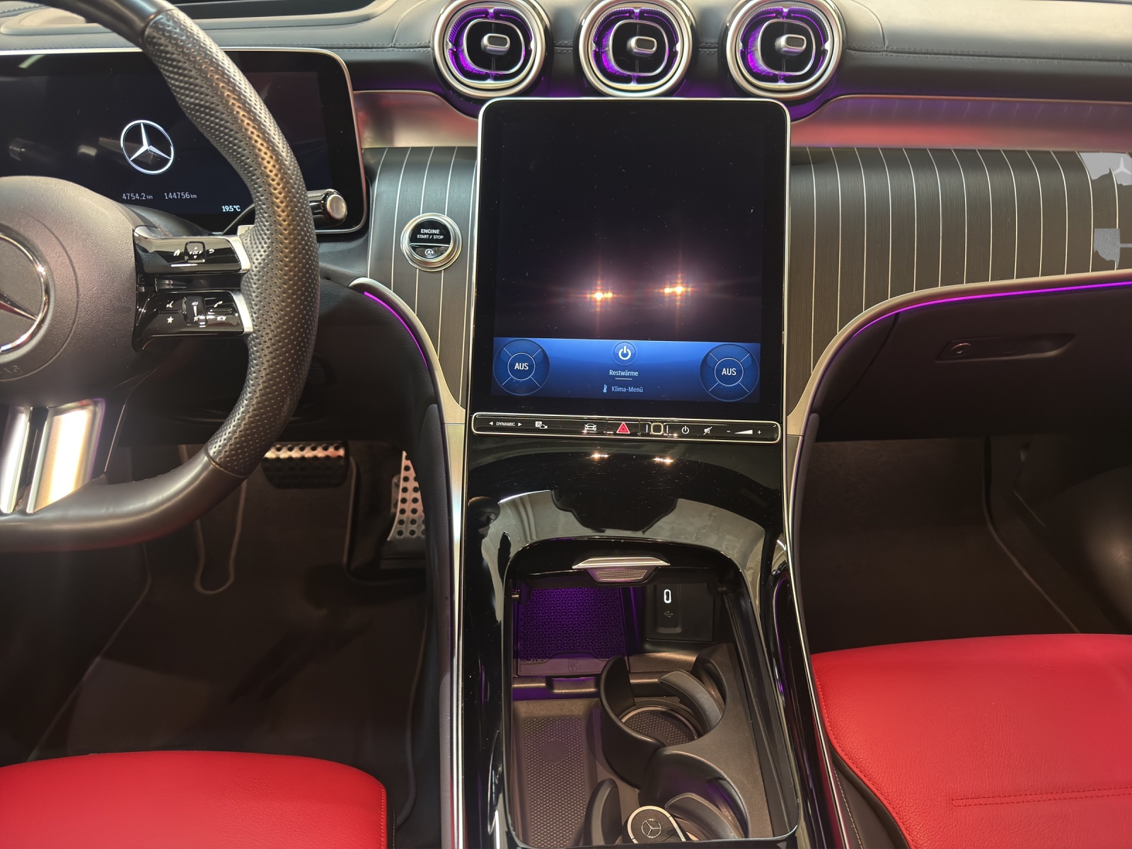 MERCEDES-BENZ GLC 200 4M - AMG / DISTRONIC / 360 Grad Kamera / Soundsystem-image-11