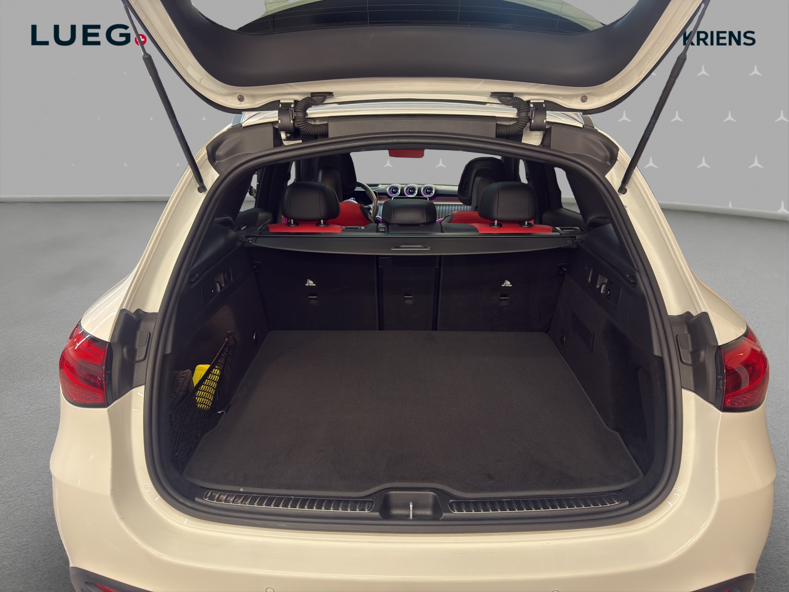 MERCEDES-BENZ GLC 200 4M - AMG / DISTRONIC / 360 Grad Kamera / Soundsystem-image-14