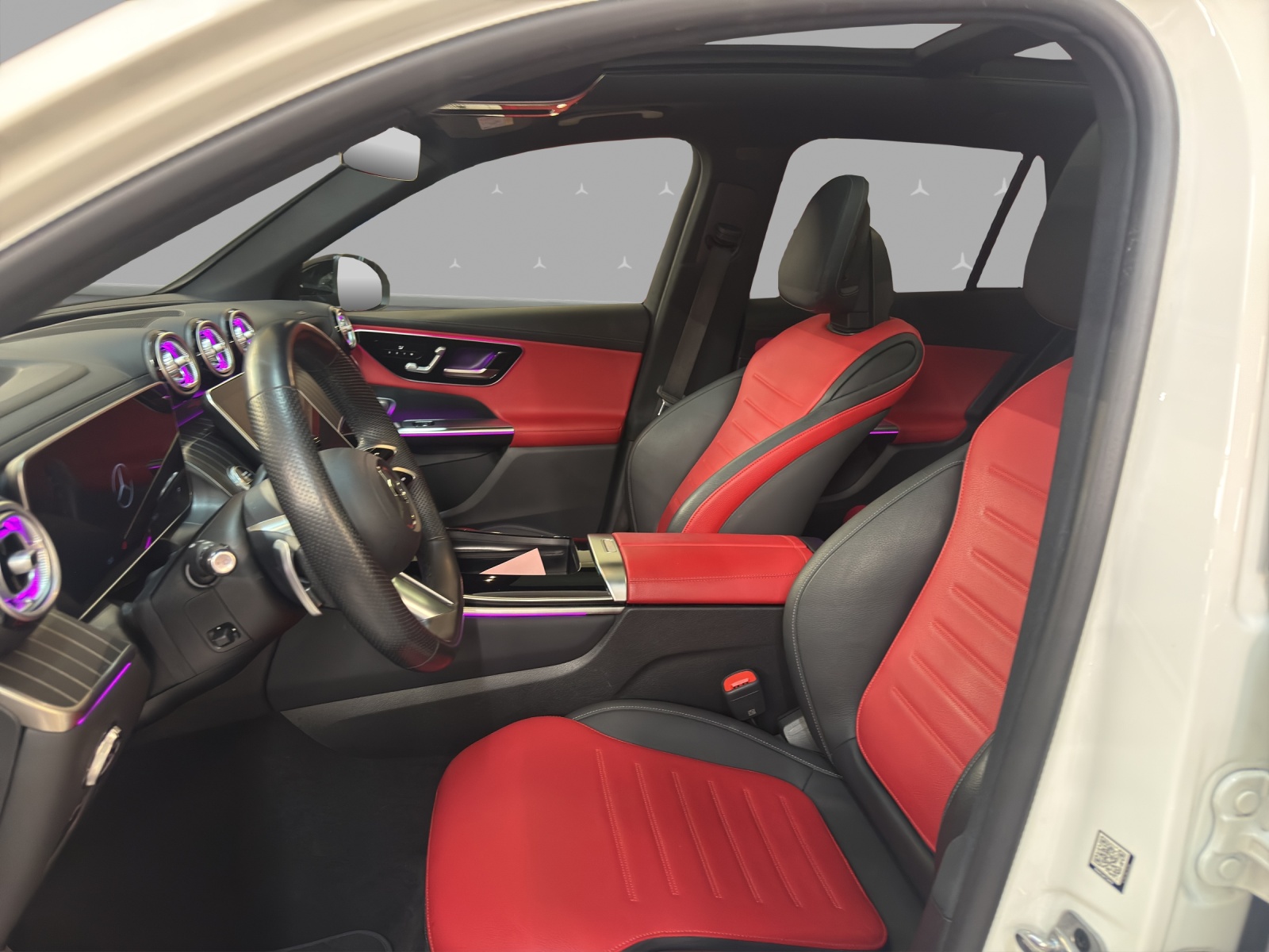 MERCEDES-BENZ GLC 200 4M - AMG / DISTRONIC / 360 Grad Kamera / Soundsystem-image-7