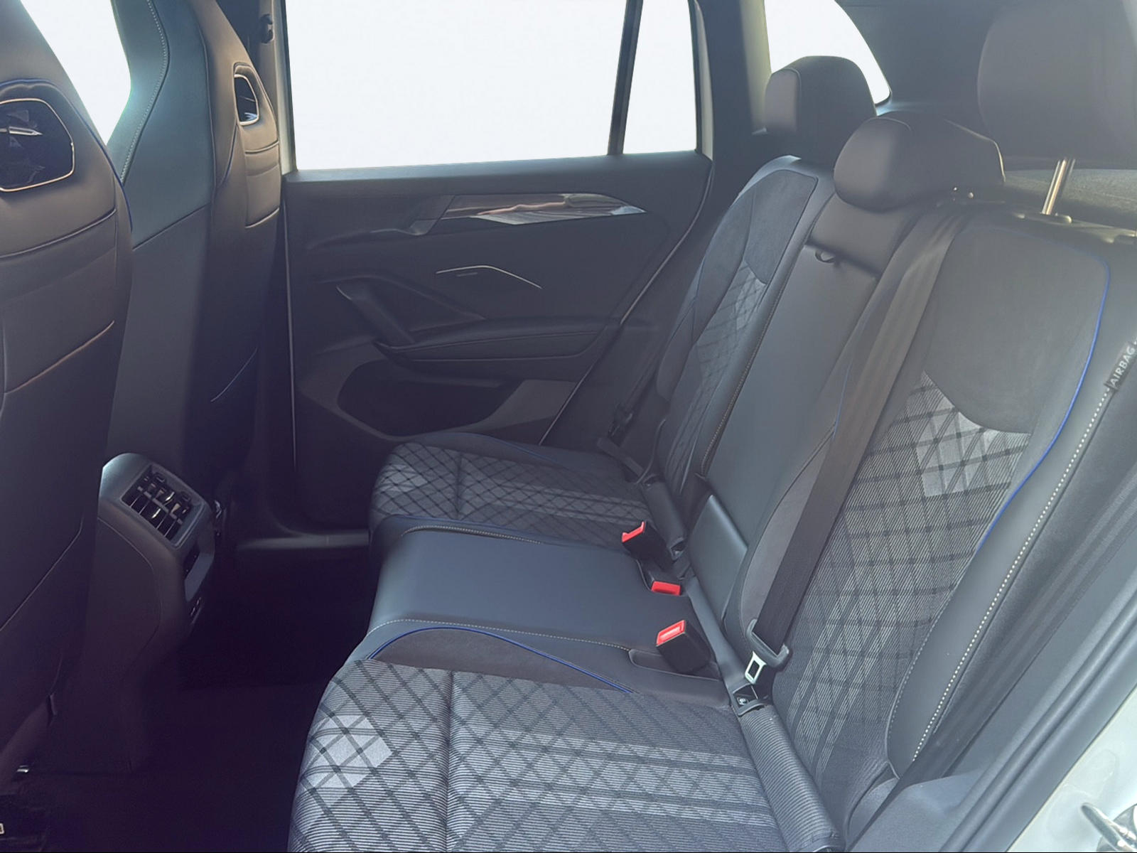 VW Tiguan 1.5 TSI evo2 eHybrid R-Line DSG-image-13