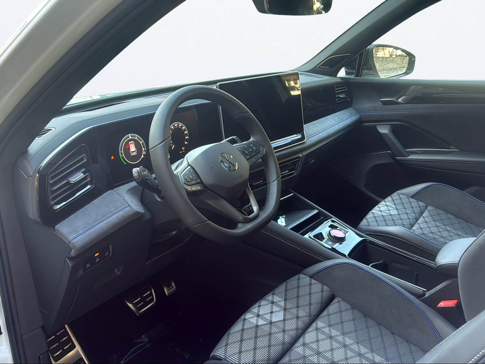 VW Tiguan 1.5 TSI evo2 eHybrid R-Line DSG-image-10
