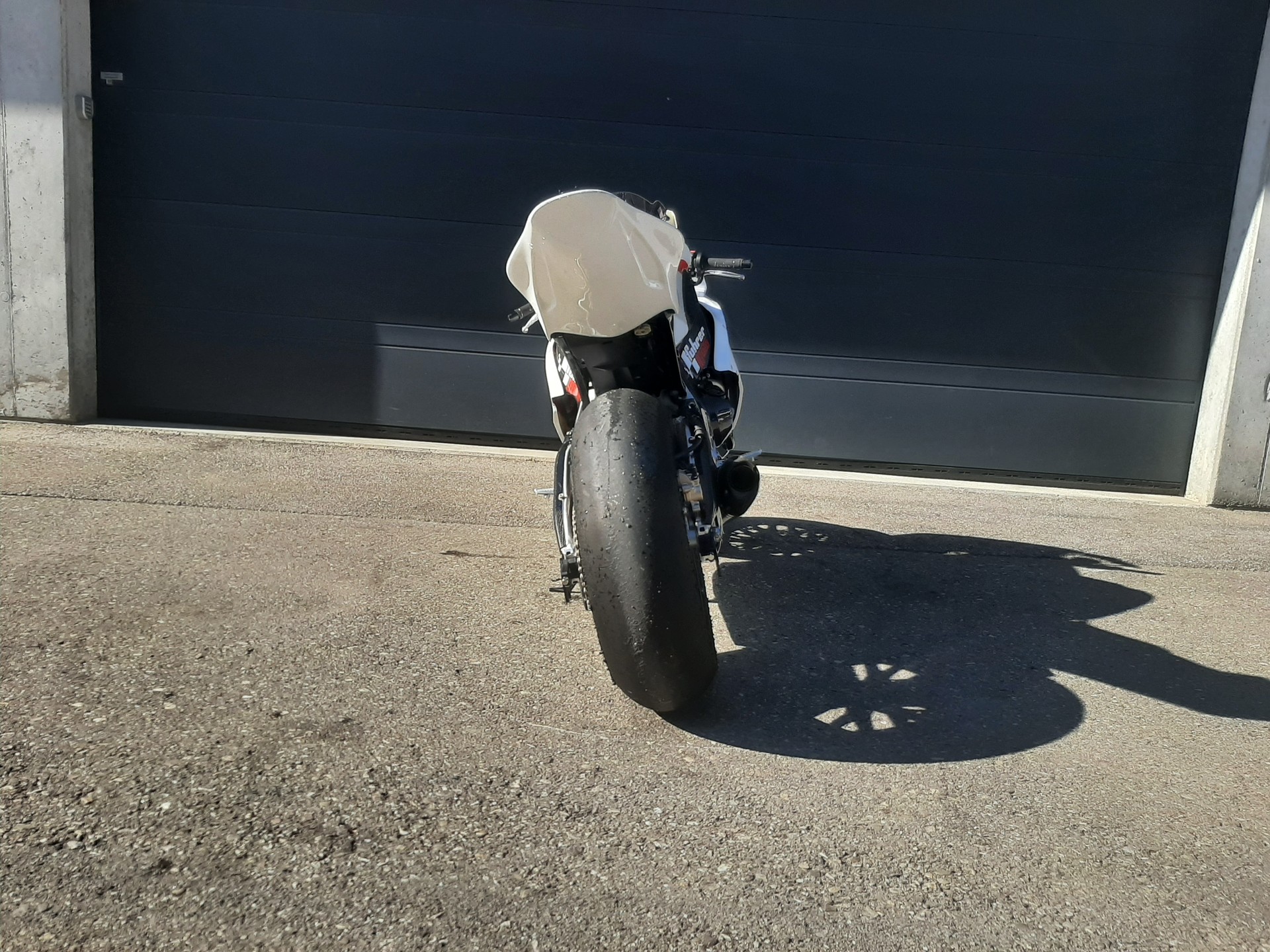 HONDA CBR 1000 RR Fireblade-showroom-element-3