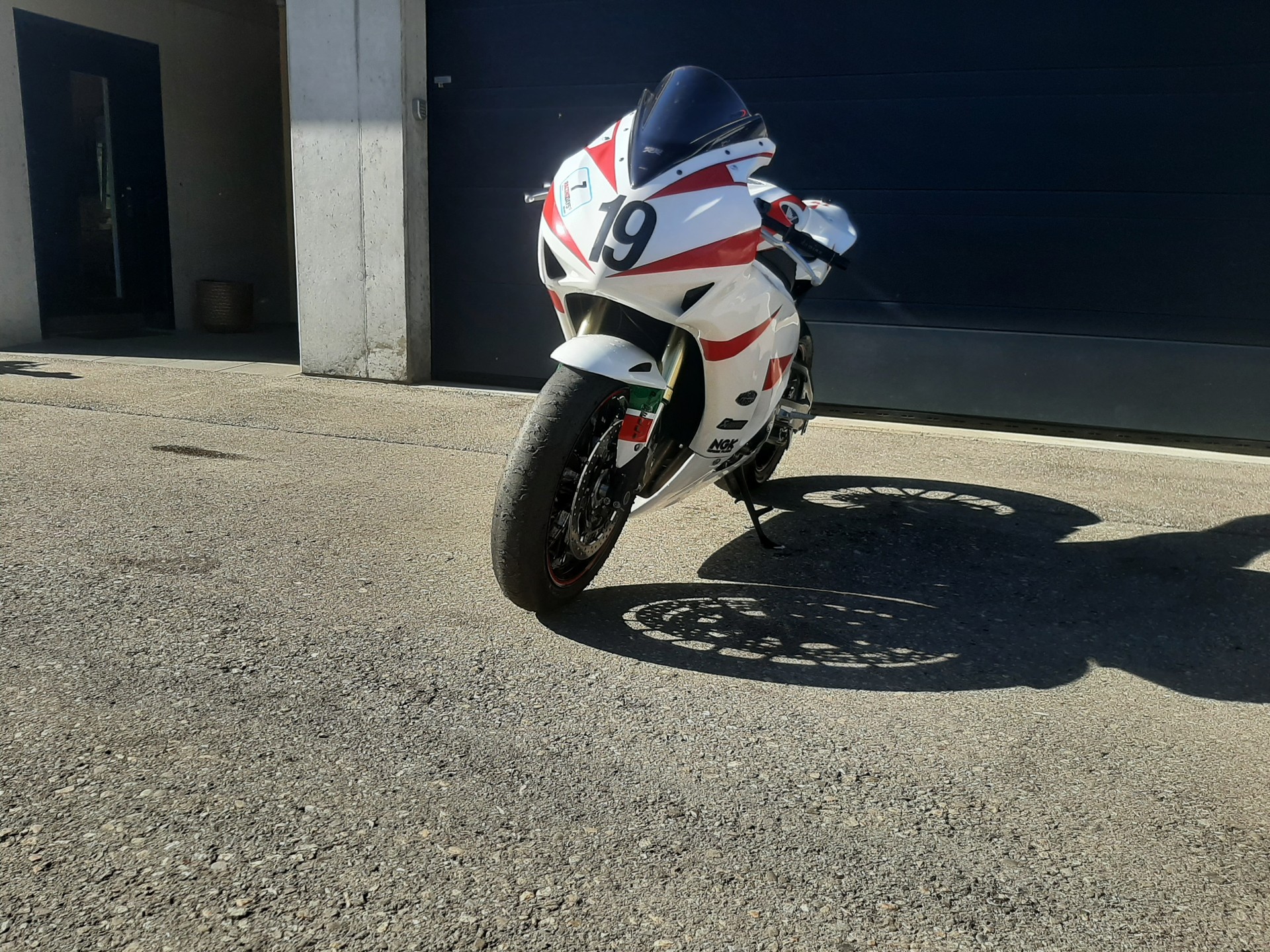 HONDA CBR 1000 RR Fireblade-image-12