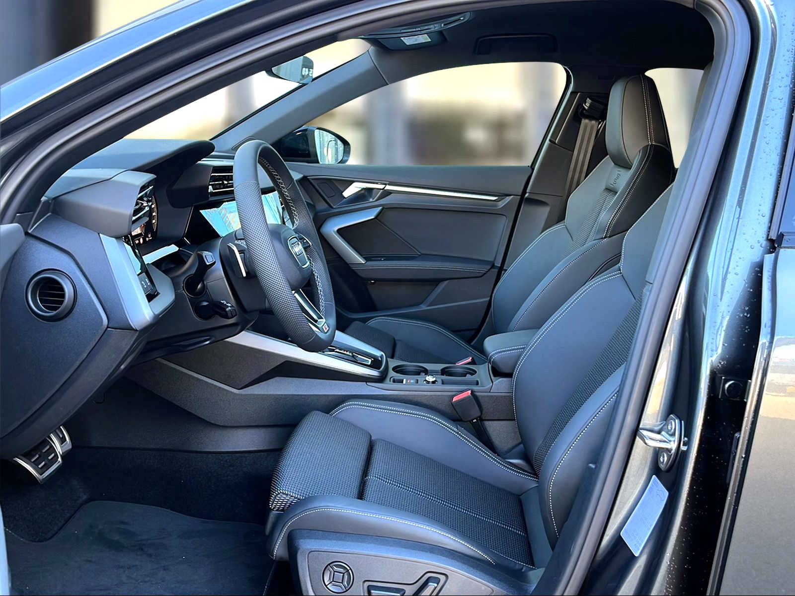 AUDI A3 Sportback TFSI 110 kW S line Attraction S tronic Daytongrau Perleffekt-image-8