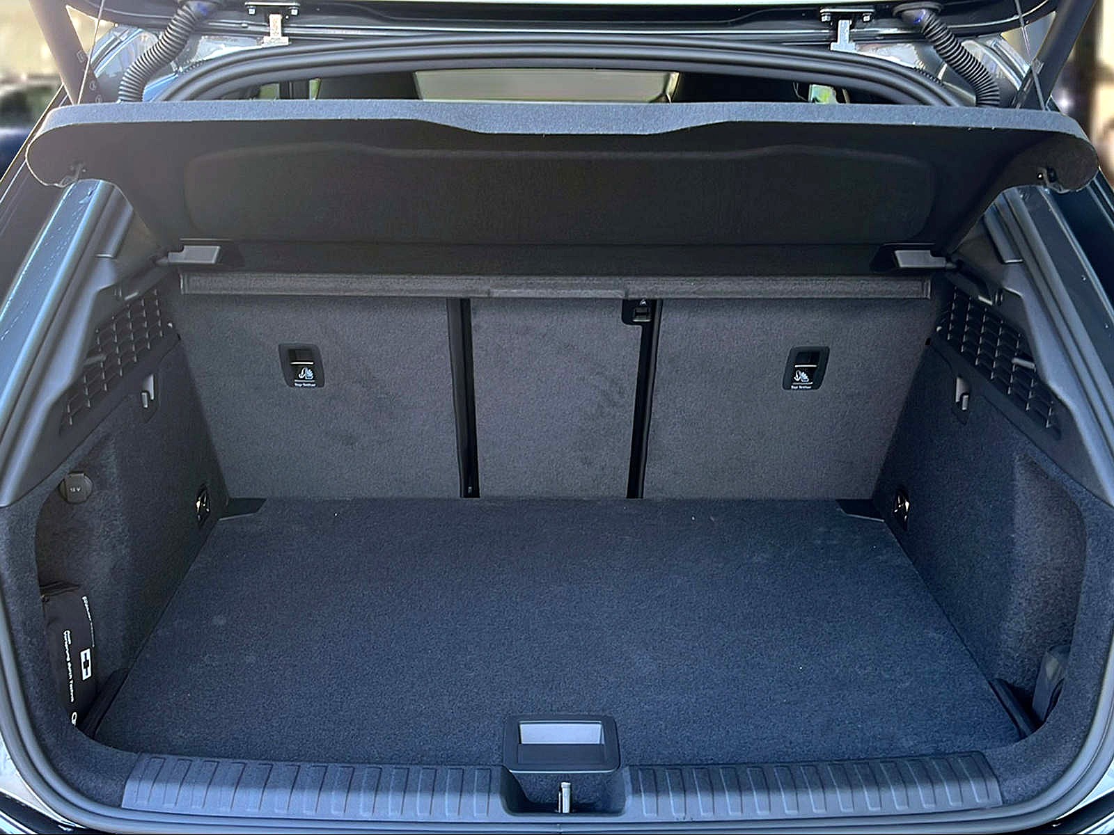 AUDI A3 Sportback TFSI 110 kW S line Attraction S tronic Daytongrau Perleffekt-image-5