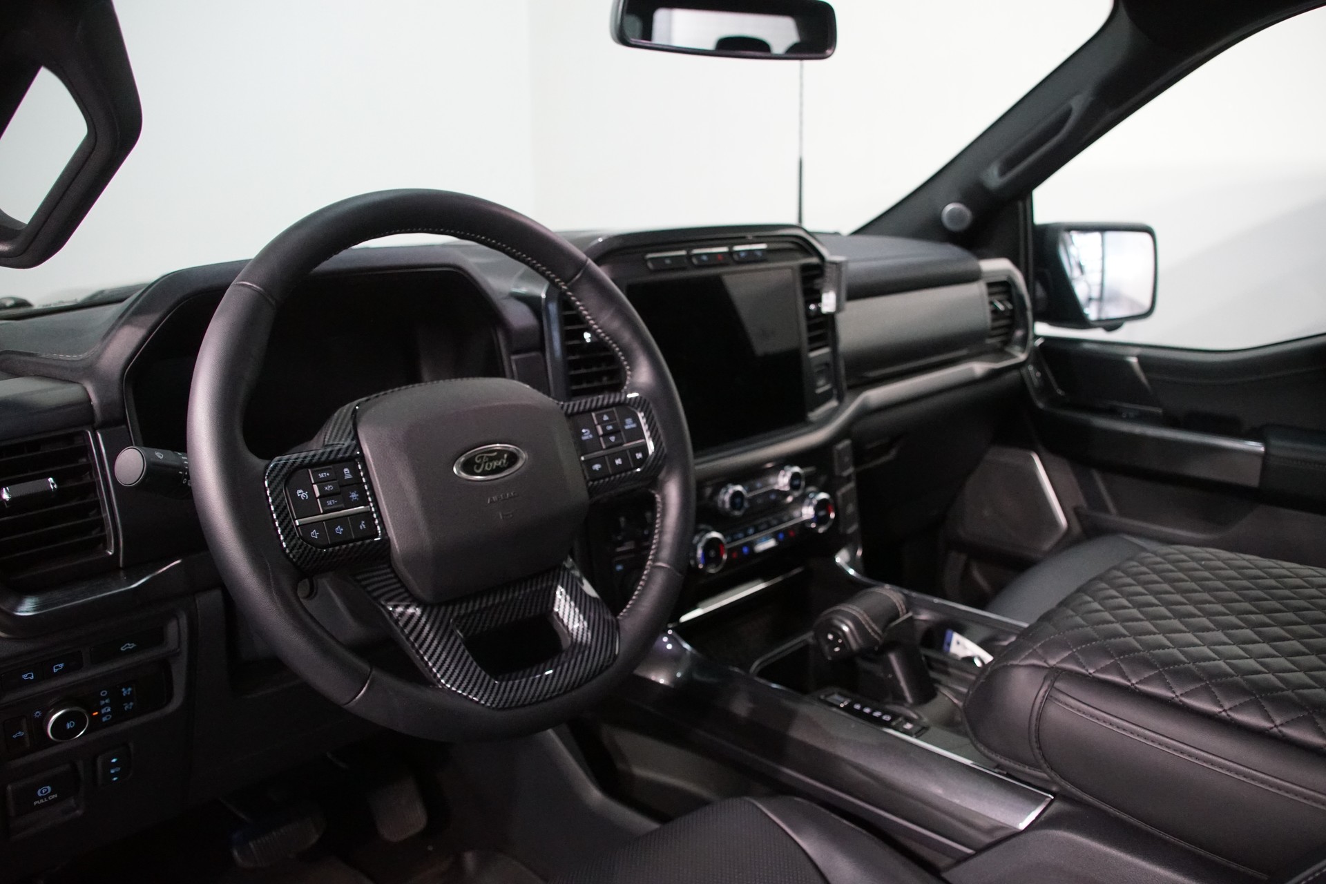 FORD F-150 Lariat FX4 V8-image-20