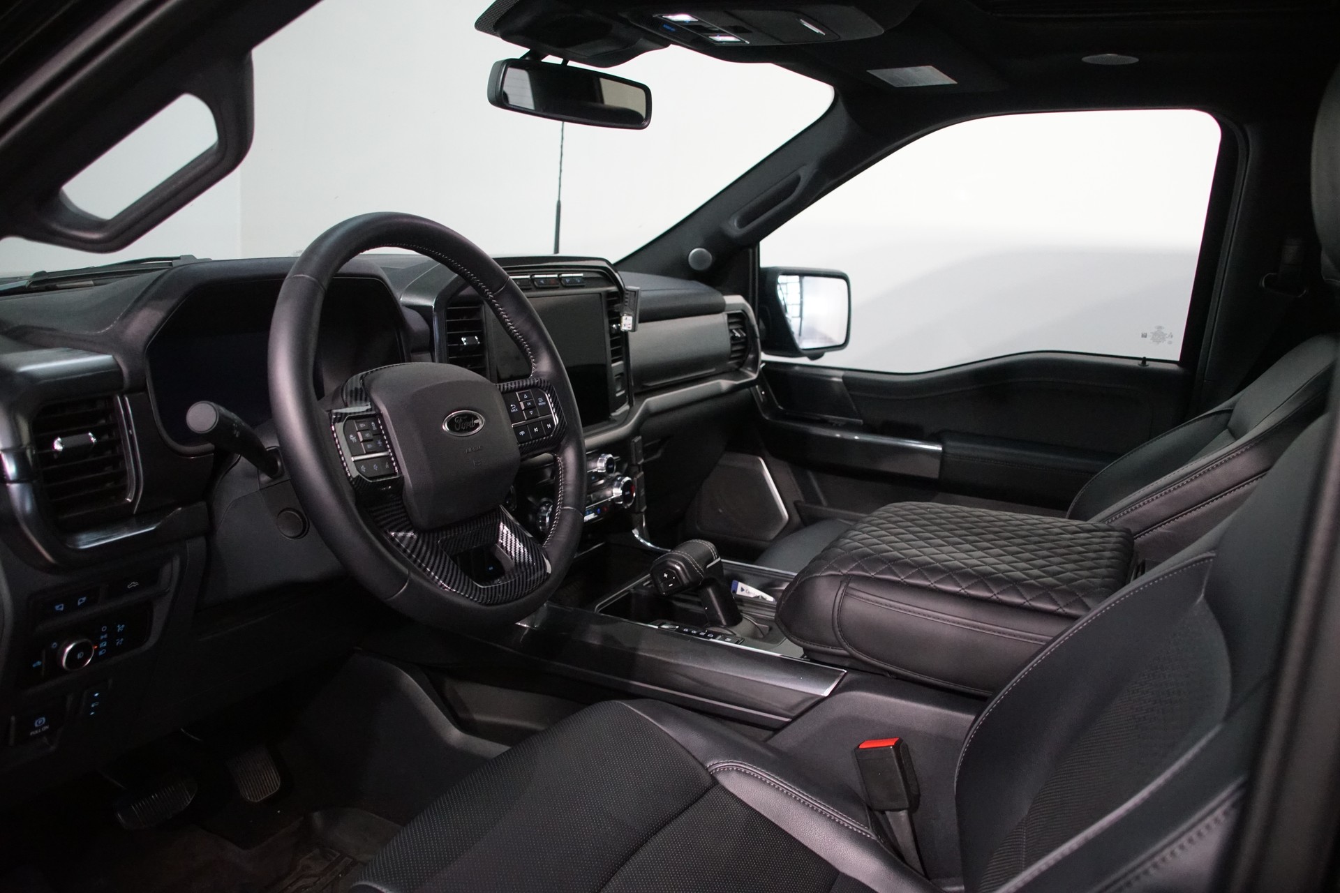 FORD F-150 Lariat FX4 V8-image-15
