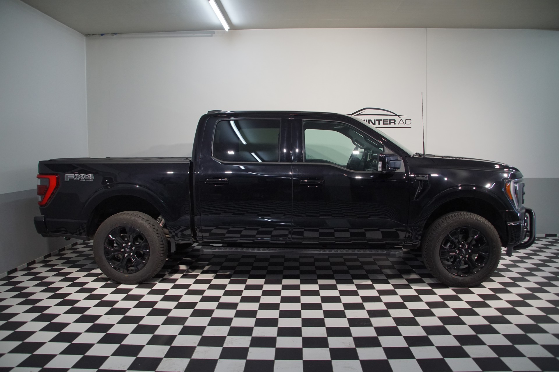 FORD F-150 Lariat FX4 V8-image-6