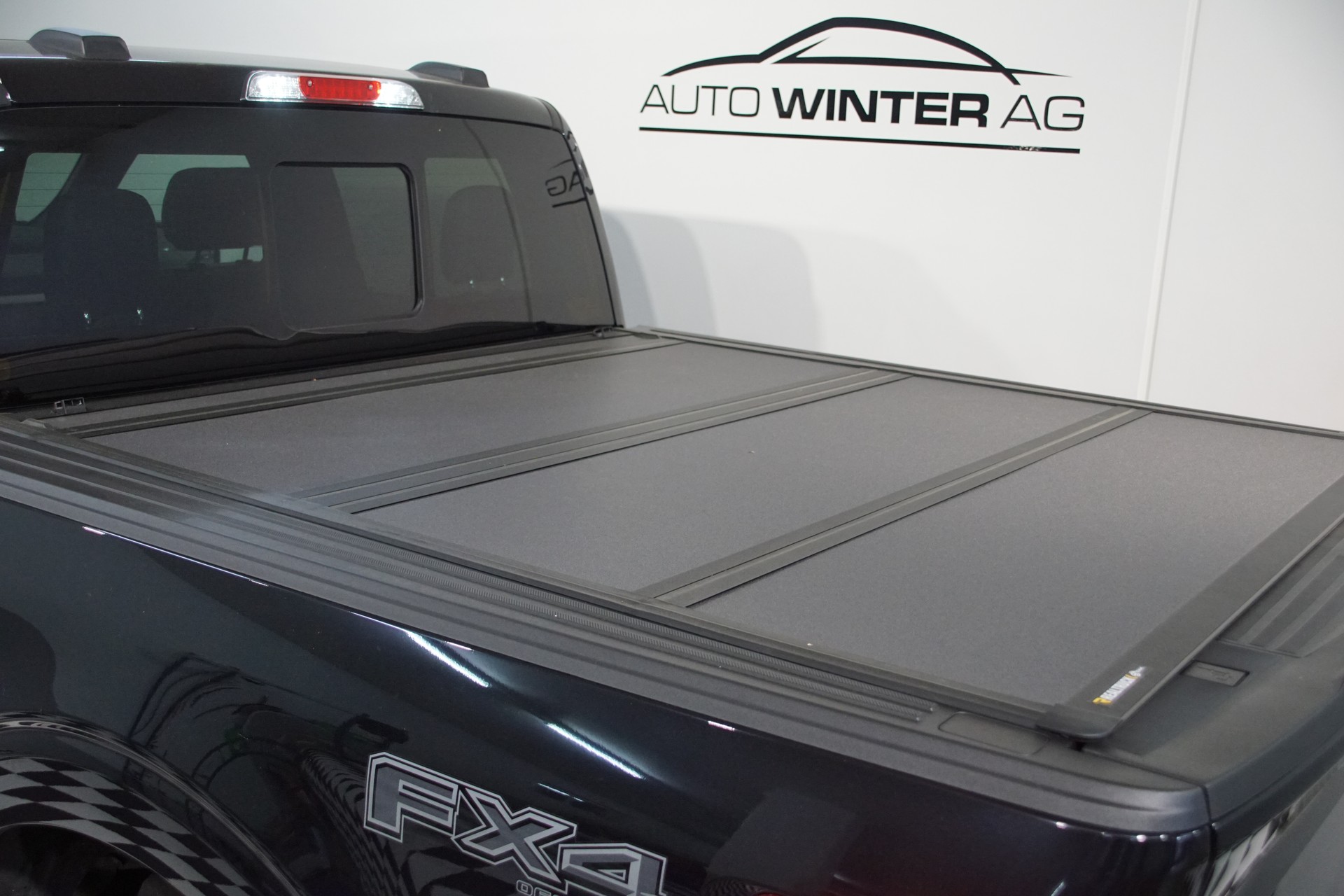 FORD F-150 Lariat FX4 V8-image-12