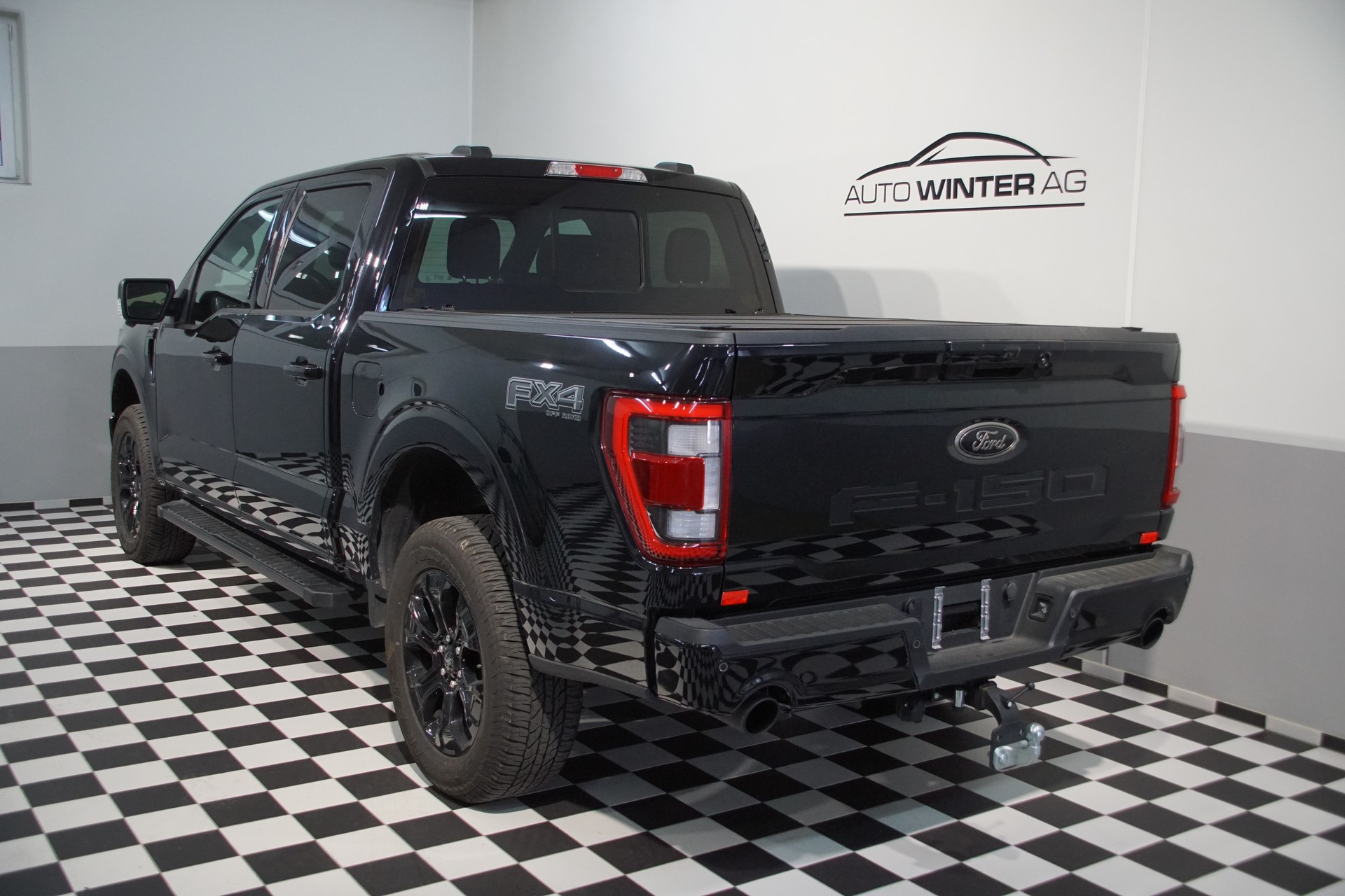 FORD F-150 Lariat FX4 V8-image-9