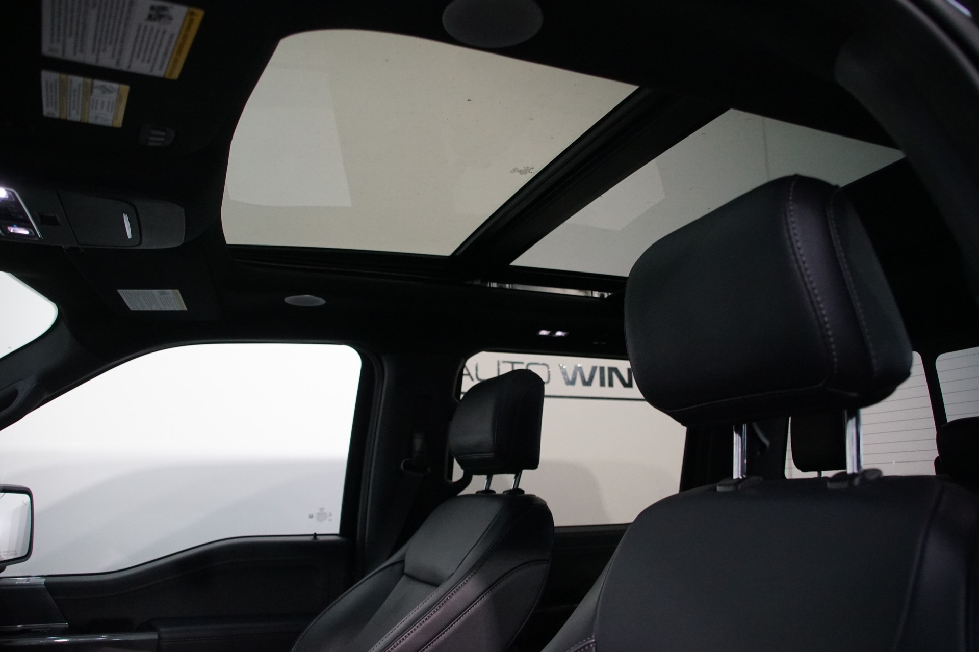 FORD F-150 Lariat FX4 V8-image-19