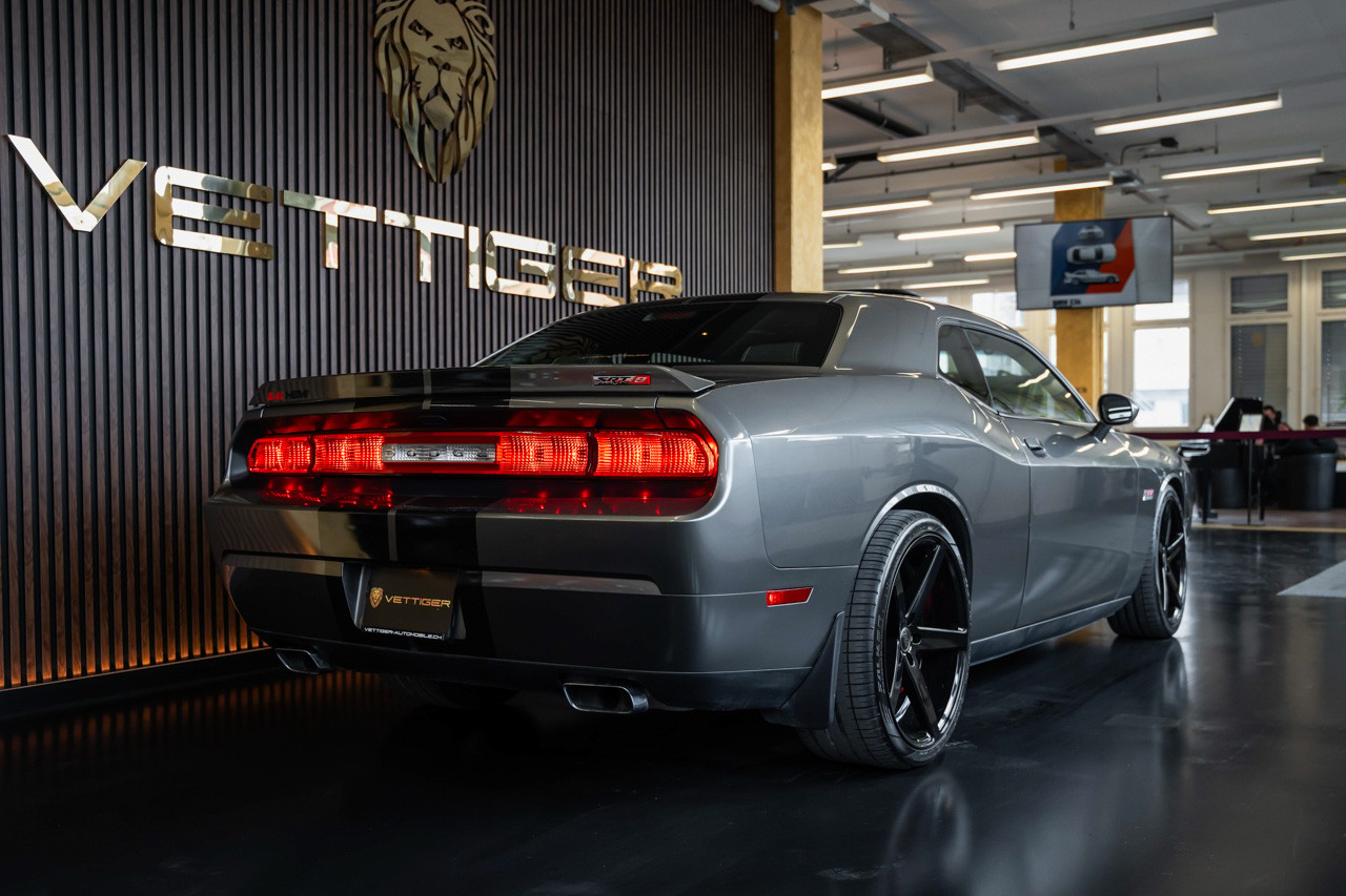 DODGE Challenger SRT8 6.4L HEMI-image-6