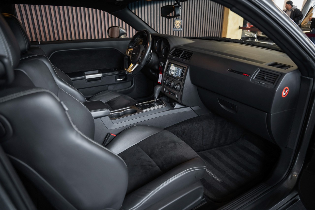 DODGE Challenger SRT8 6.4L HEMI-image-15