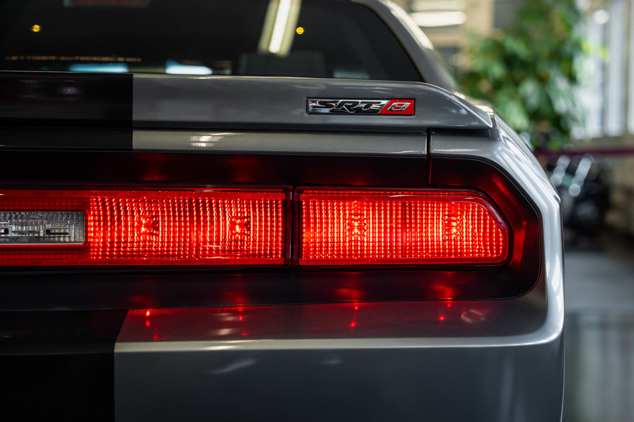 DODGE Challenger SRT8 6.4L HEMI-image-9