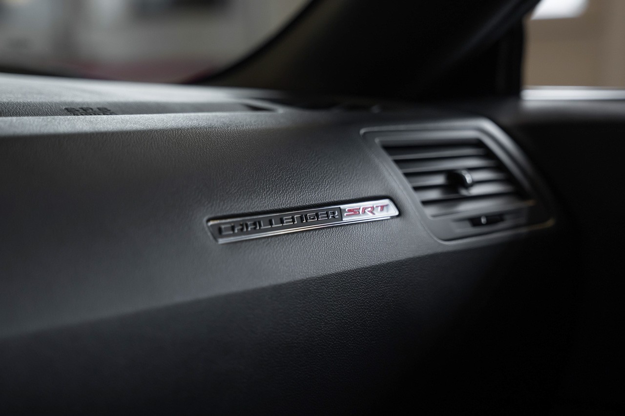 DODGE Challenger SRT8 6.4L HEMI-image-28