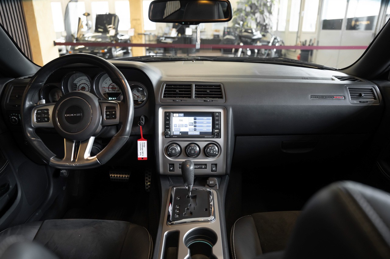 DODGE Challenger SRT8 6.4L HEMI-image-12