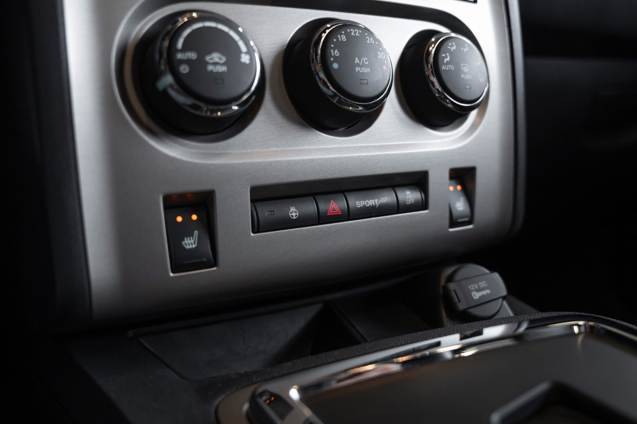 DODGE Challenger SRT8 6.4L HEMI-image-22