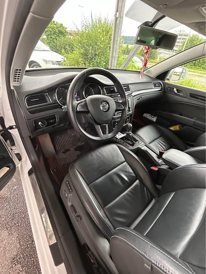 SKODA 2.0 TDI 170 Ambi. 4x4 DSG S/S-image-3