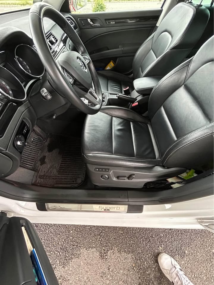 SKODA 2.0 TDI 170 Ambi. 4x4 DSG S/S-image-4