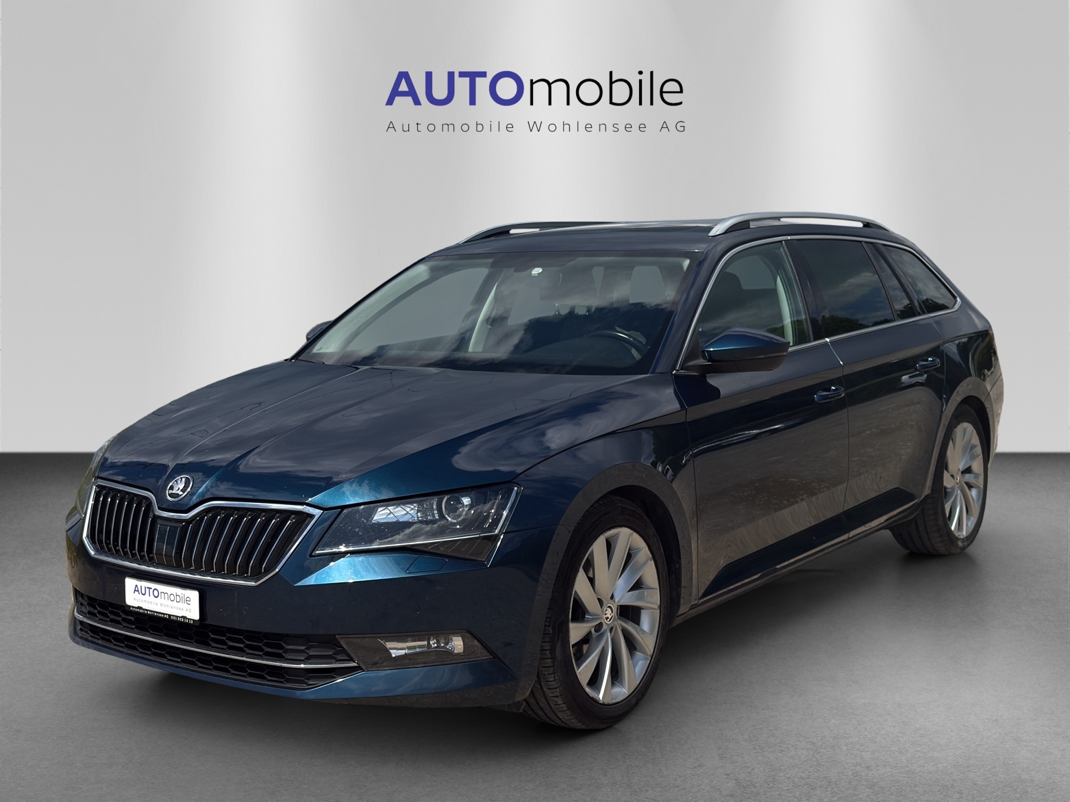 SKODA Superb Combi 2.0 TDi Style-image-1