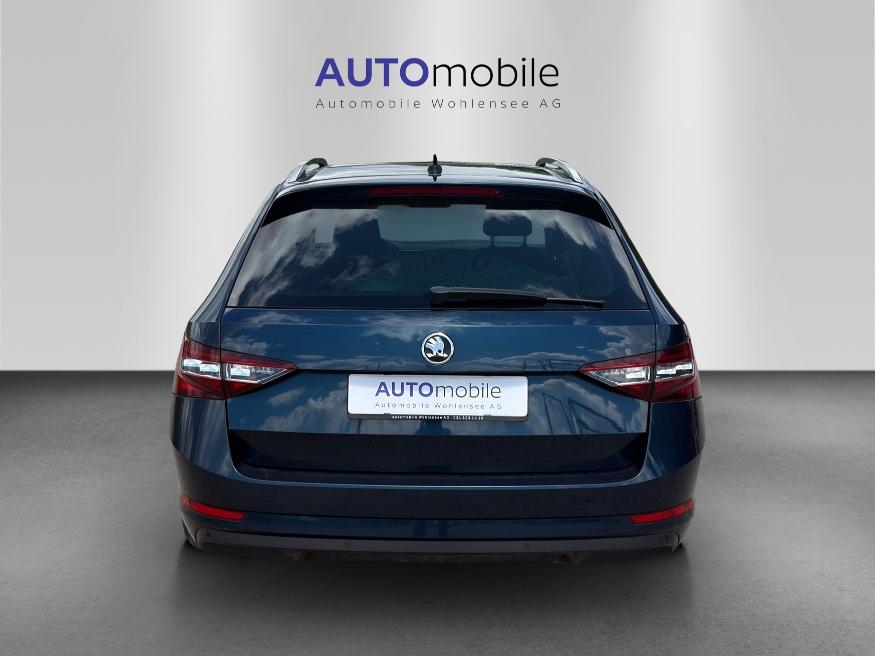 SKODA Superb Combi 2.0 TDi Style-image-5