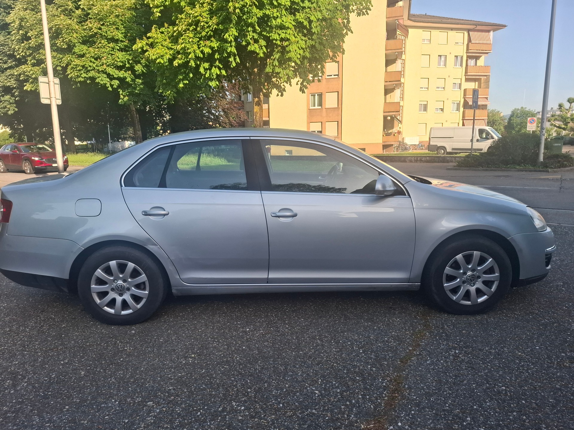 VW JETTA-image-4