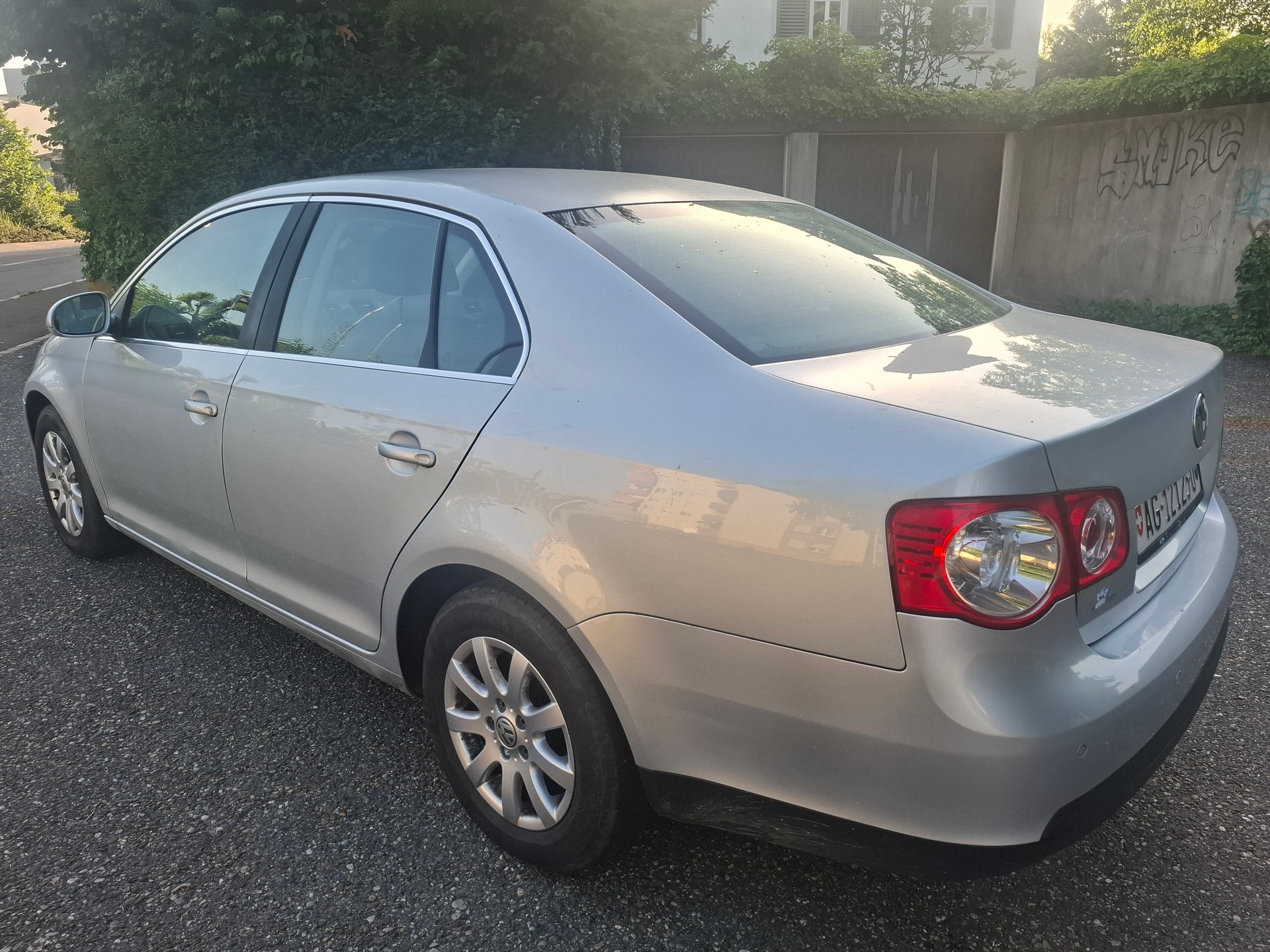 VW JETTA-image-5