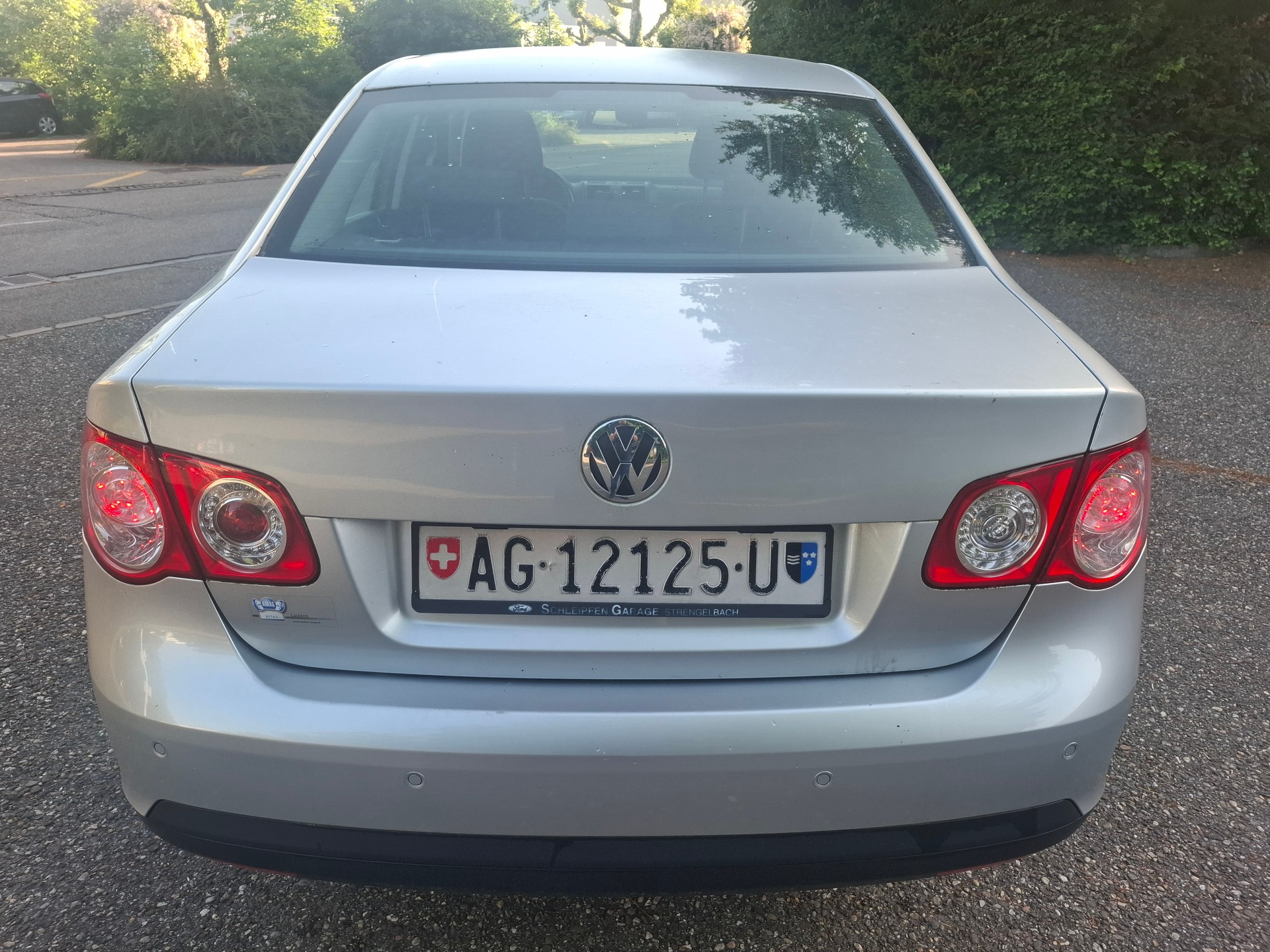 VW JETTA-image-7