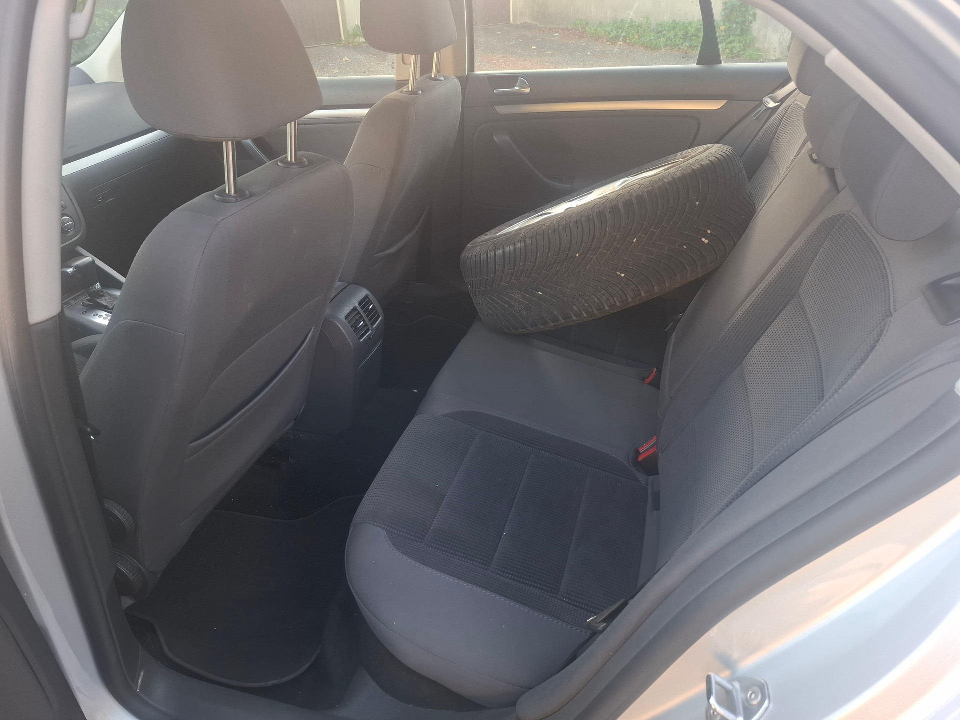 VW JETTA-image-10