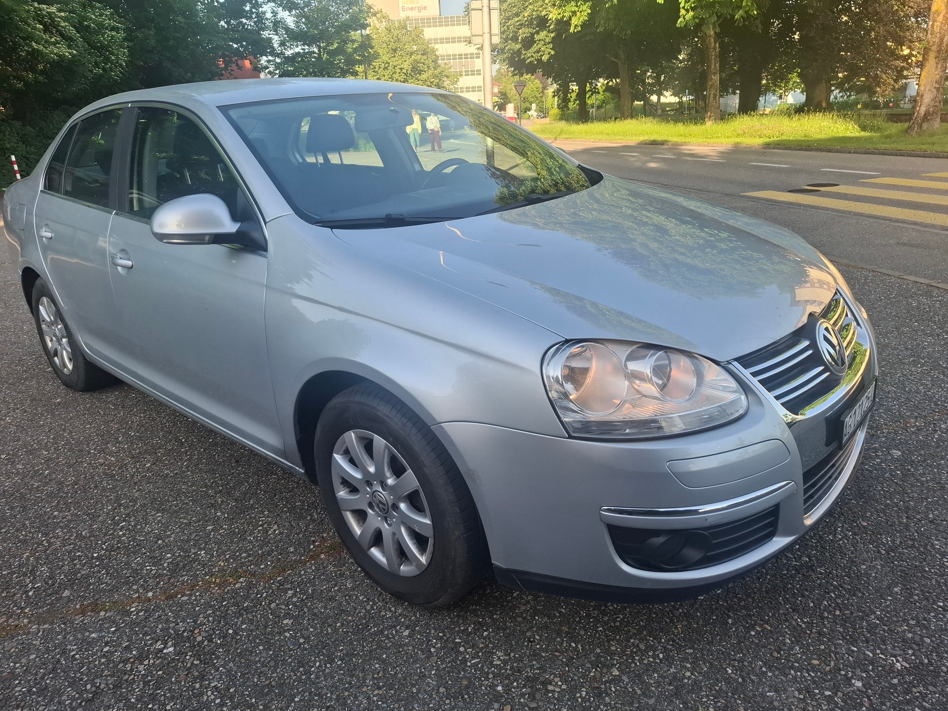 VW JETTA-image-1
