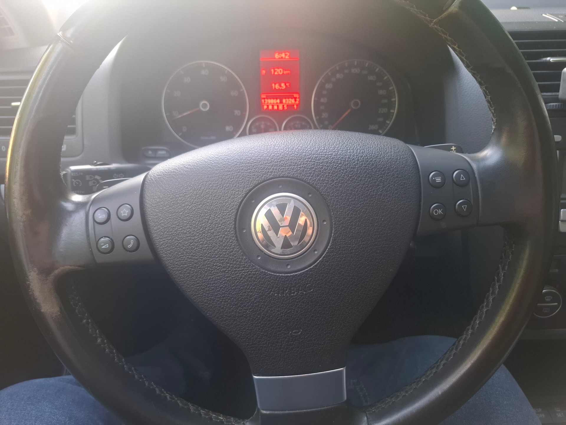 VW JETTA-image-14