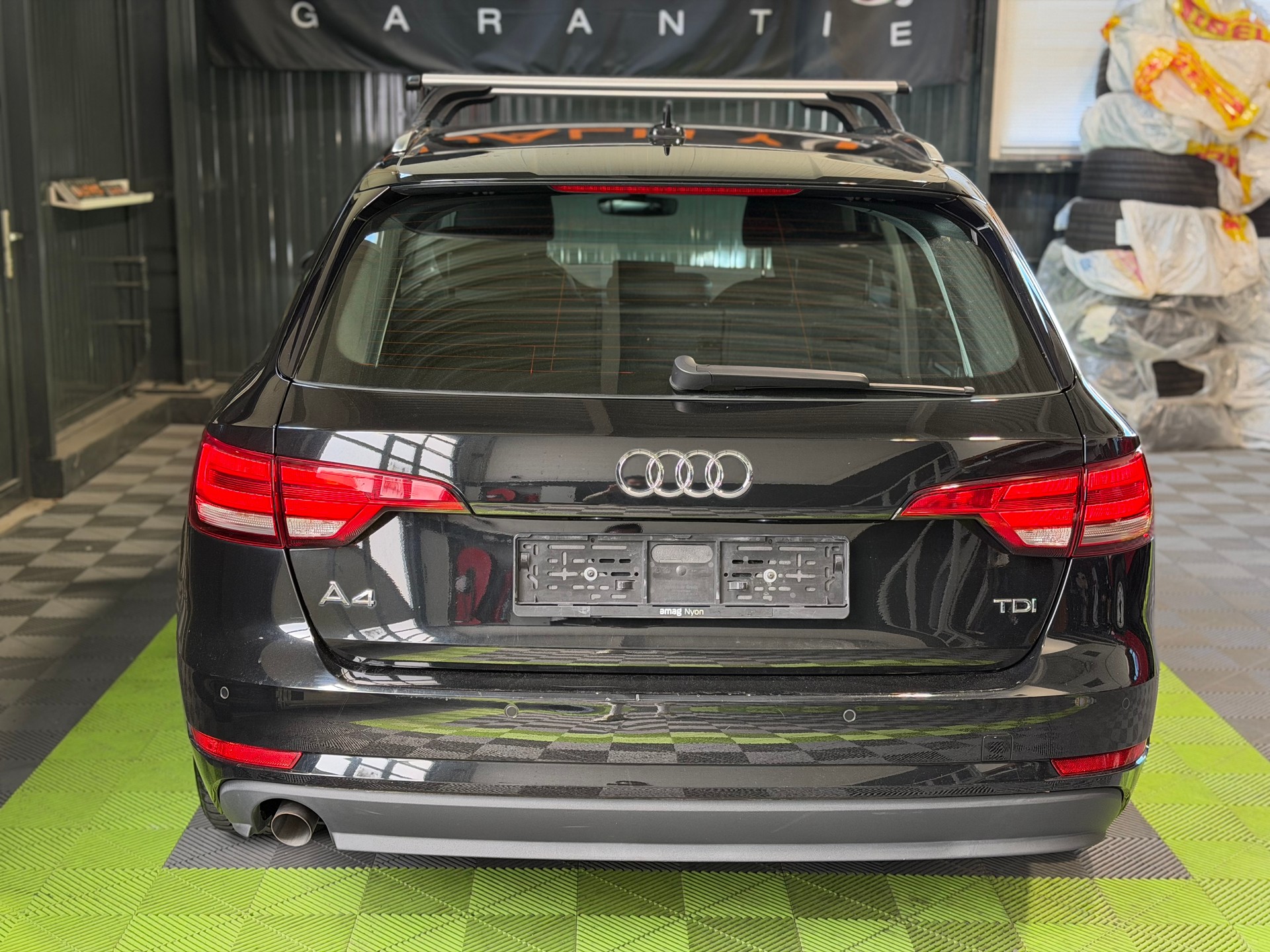 AUDI A4 Avant 2.0 TDI S-tronic-image-2