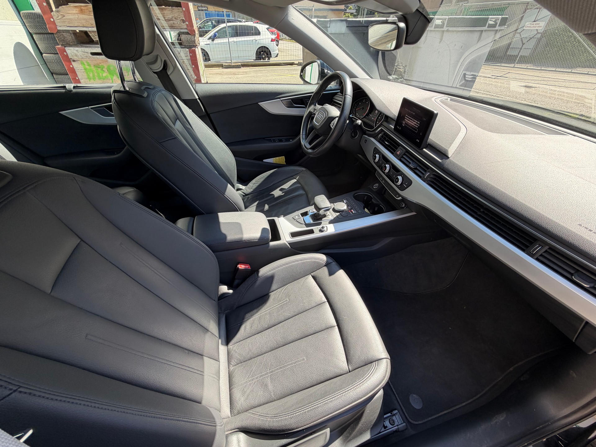 AUDI A4 Avant 2.0 TDI S-tronic-image-10