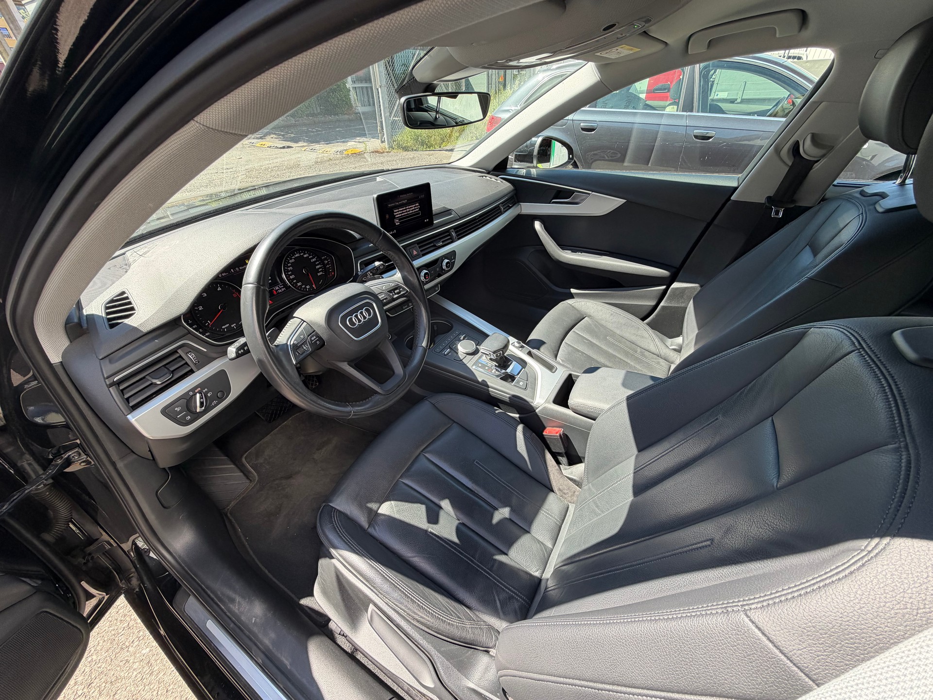 AUDI A4 Avant 2.0 TDI S-tronic-image-12