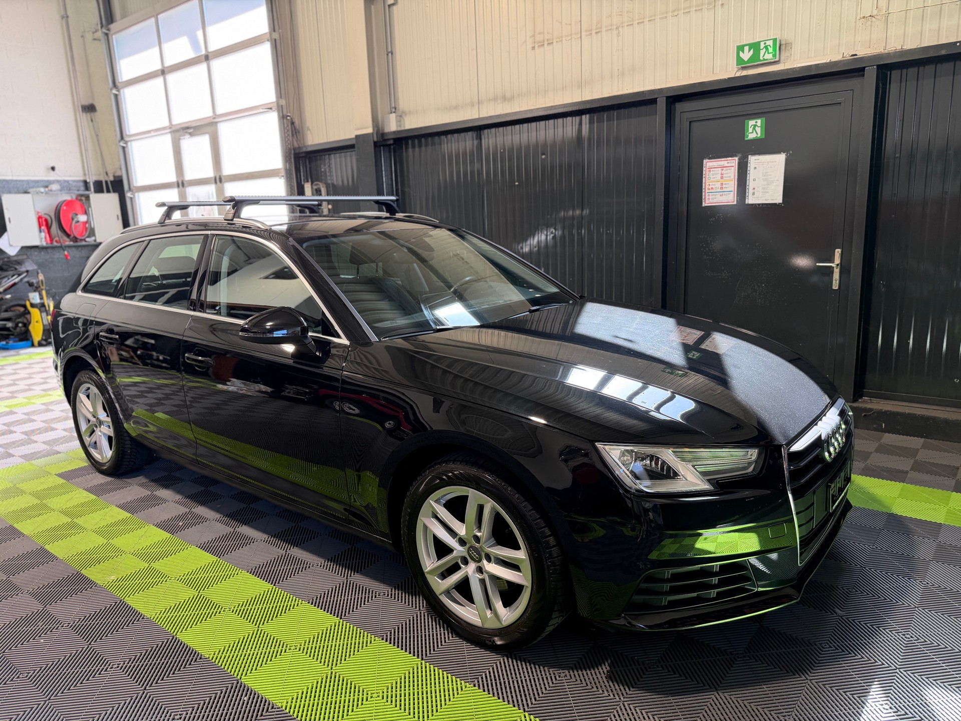 AUDI A4 Avant 2.0 TDI S-tronic-image-4