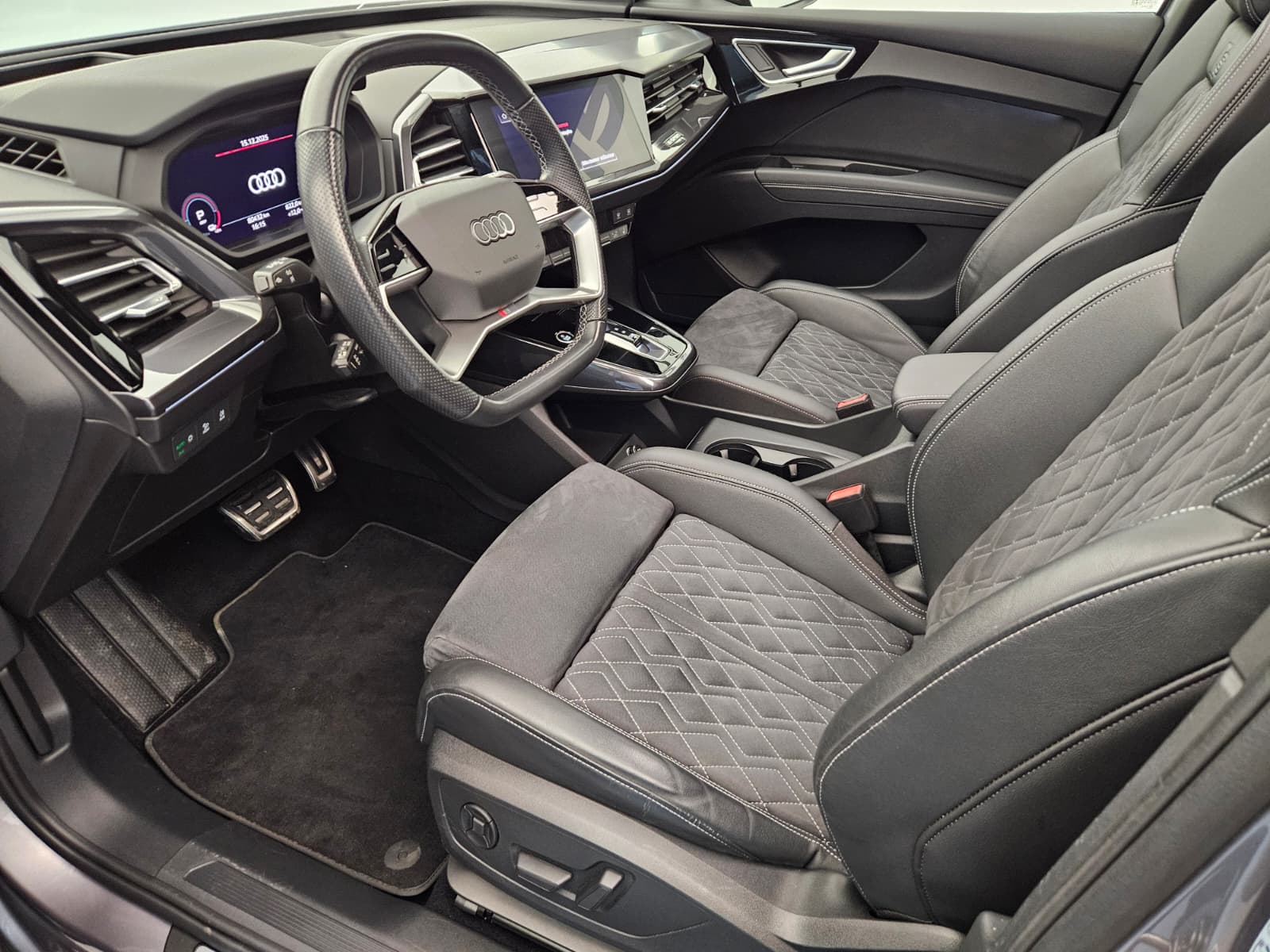 AUDI Q4 e-tron 40-image-10