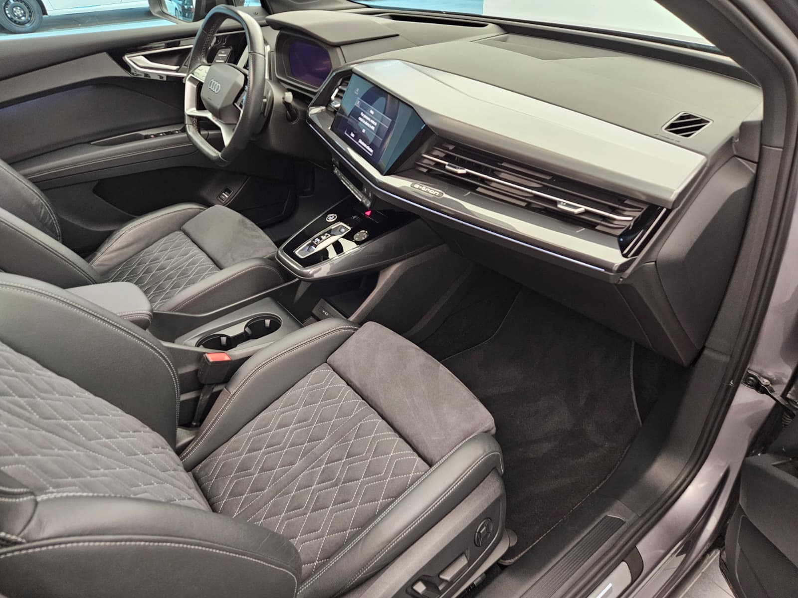 AUDI Q4 e-tron 40-image-11