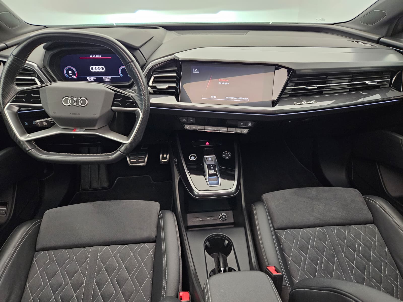 AUDI Q4 e-tron 40-image-9