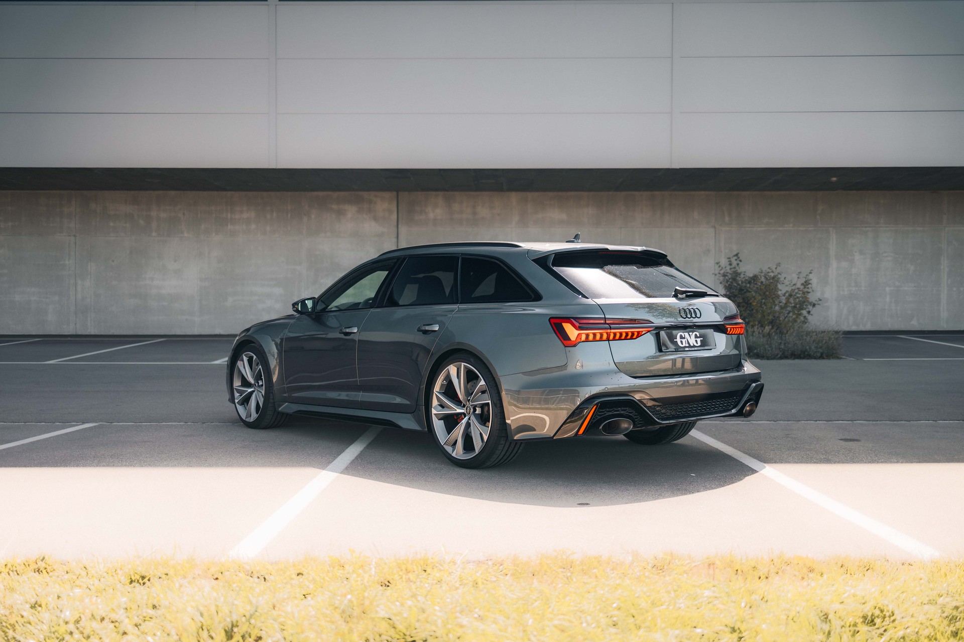 AUDI RS6 Avant 4.0 TFSI V8 quattro-showroom-element-3