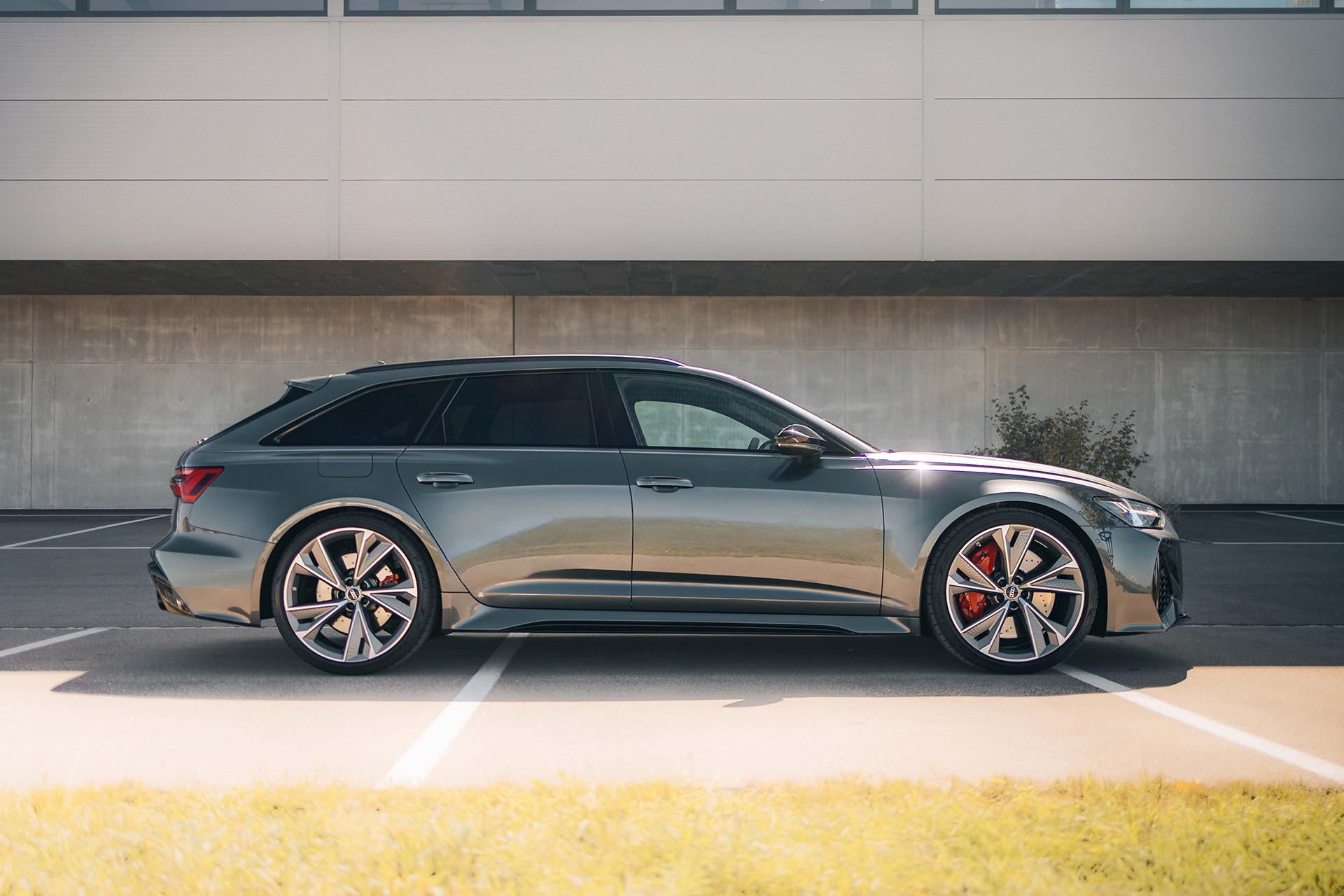 AUDI RS6 Avant 4.0 TFSI V8 quattro-showroom-element-2