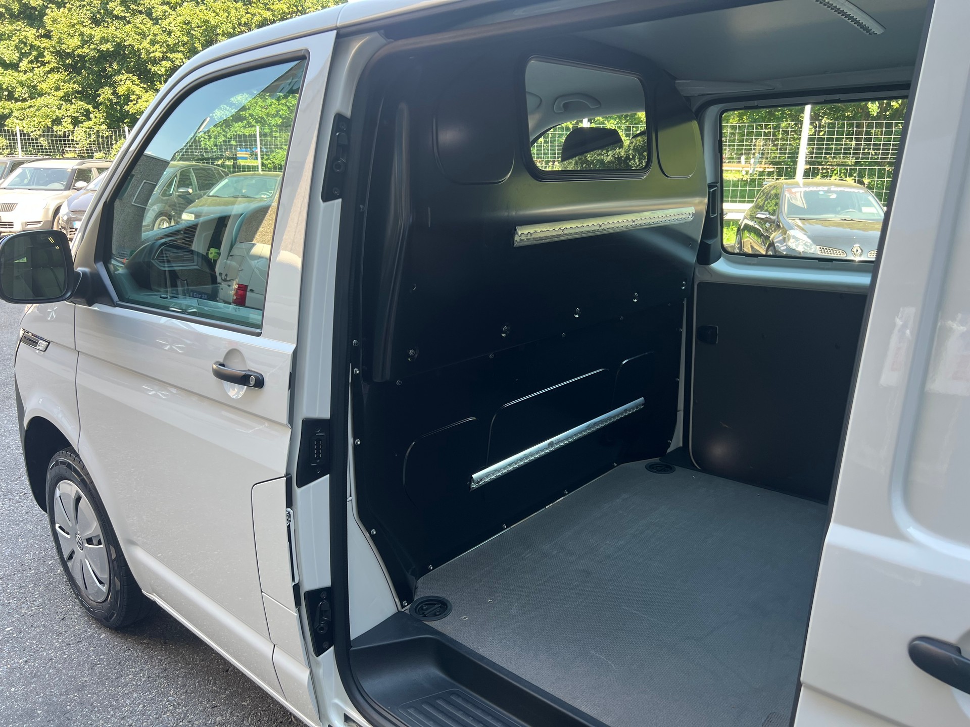 VW T6.1 2.0 TDI-image-14