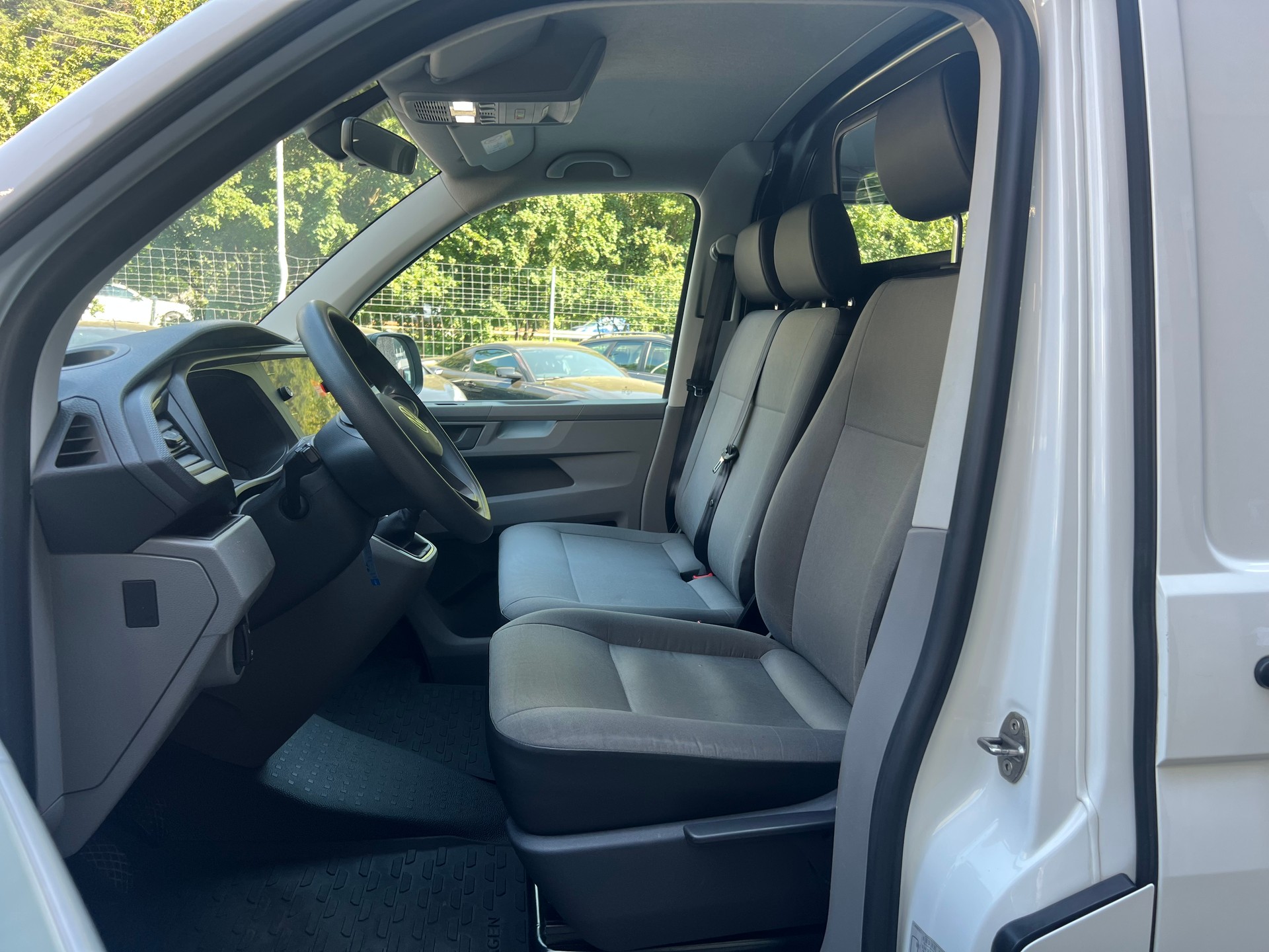 VW T6.1 2.0 TDI-image-5